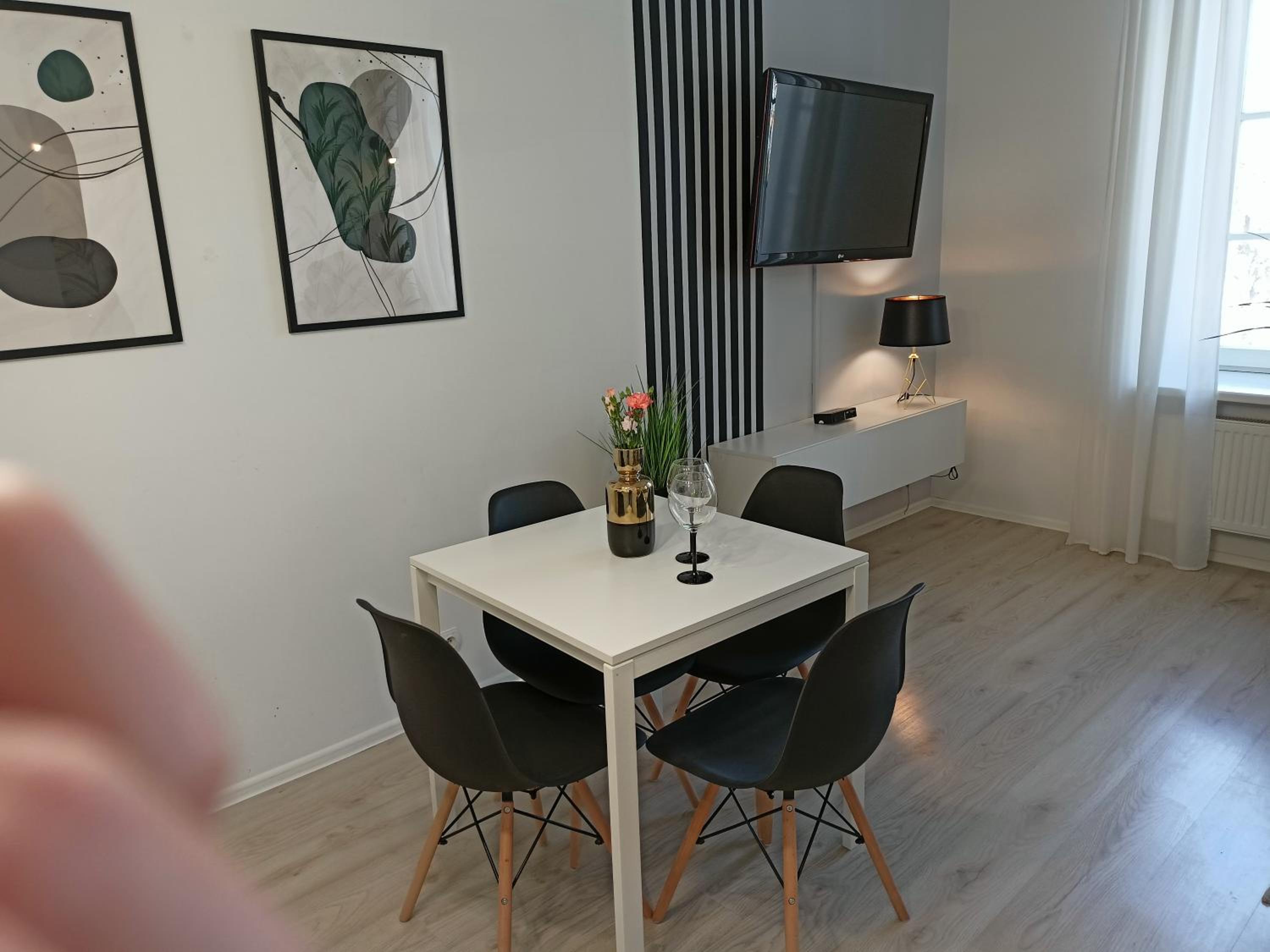 One-Bedroom Apartment - Photo 5