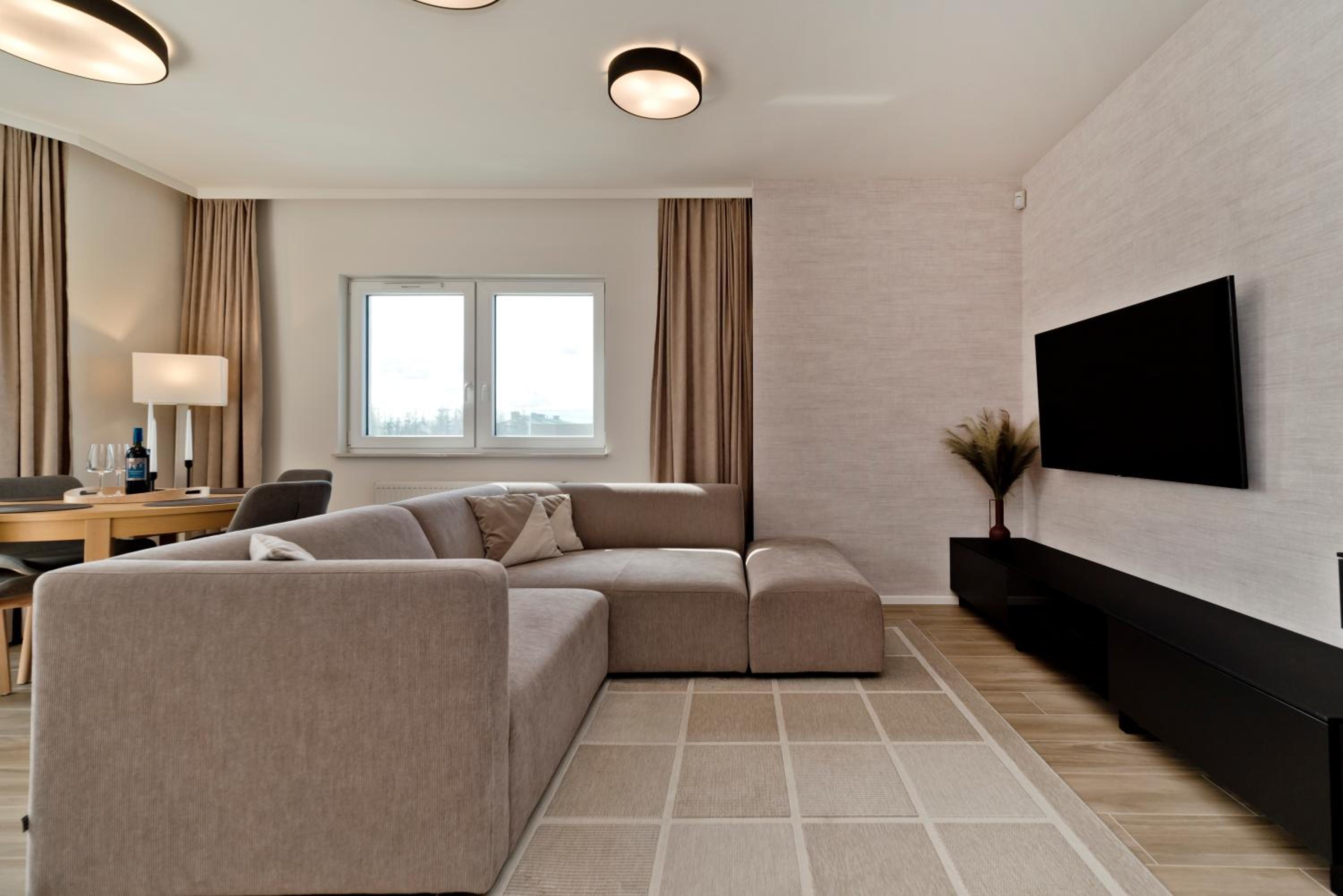 One-Bedroom Apartment photo 1