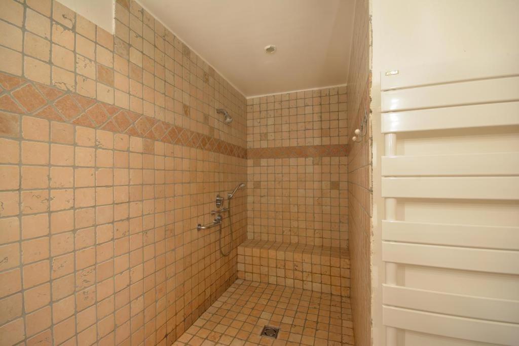 One-Bedroom House photo 2