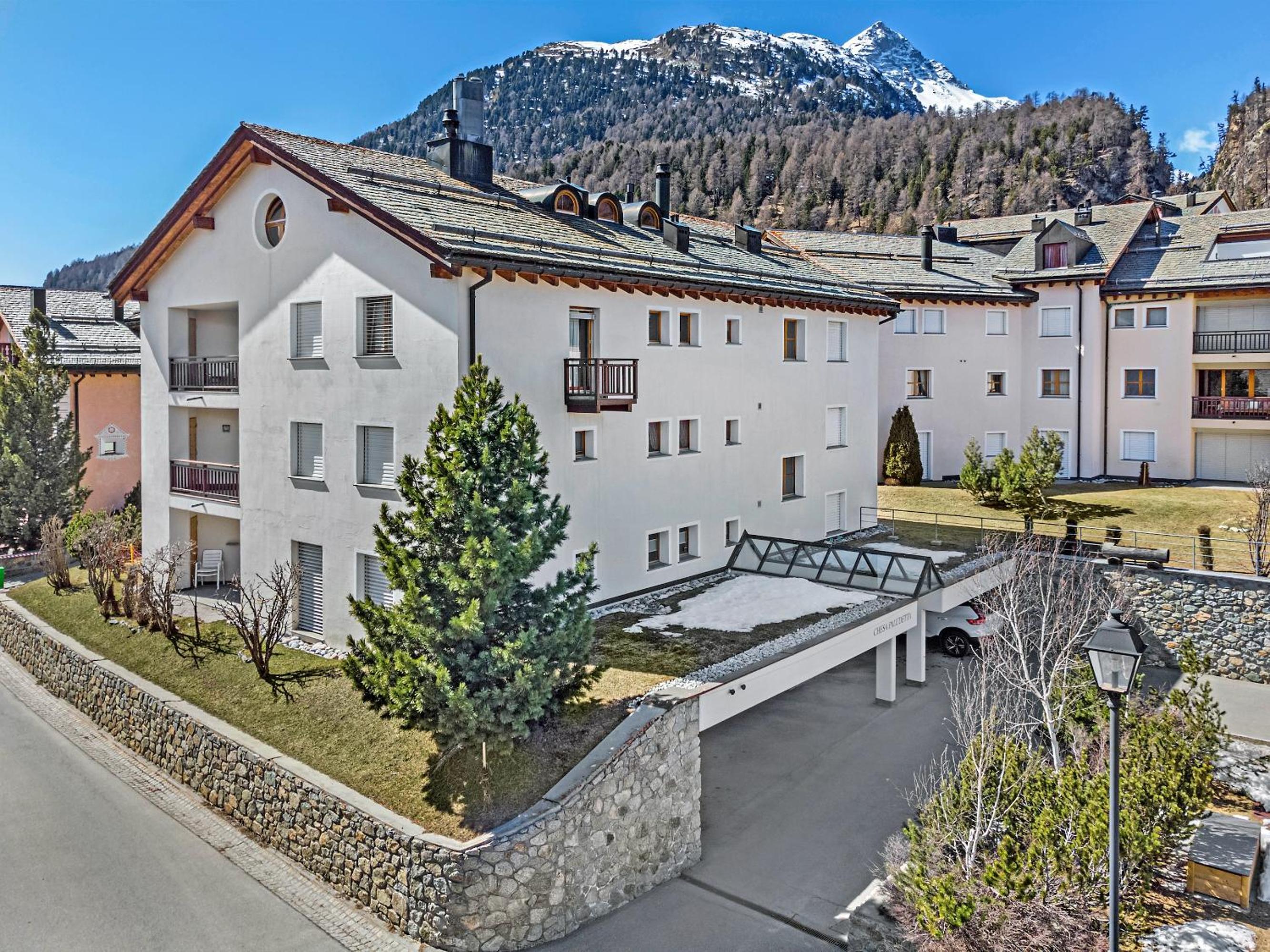 Apartment with Mountain View photo 3