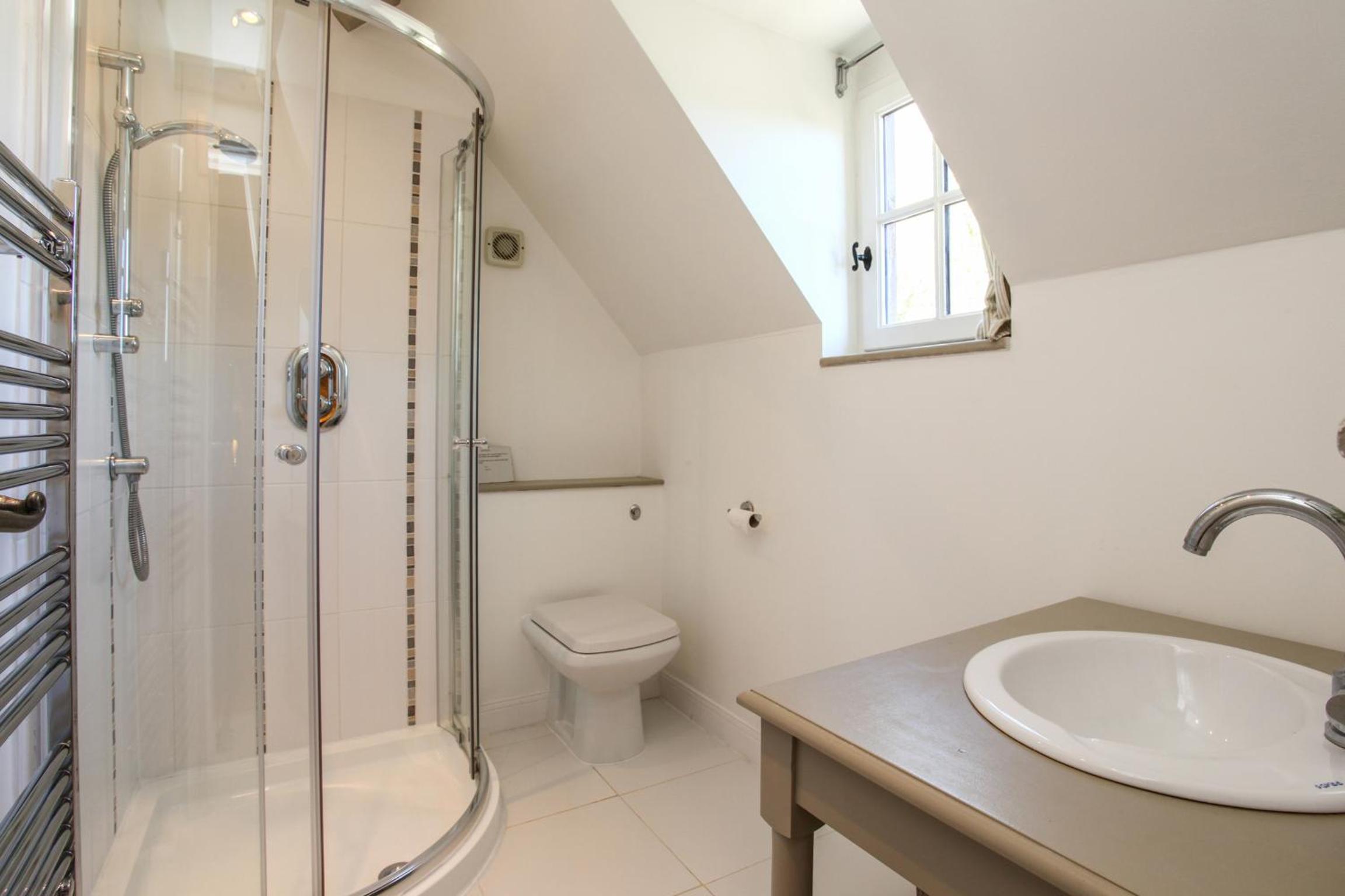 Triple Room with Shower - Photo 10