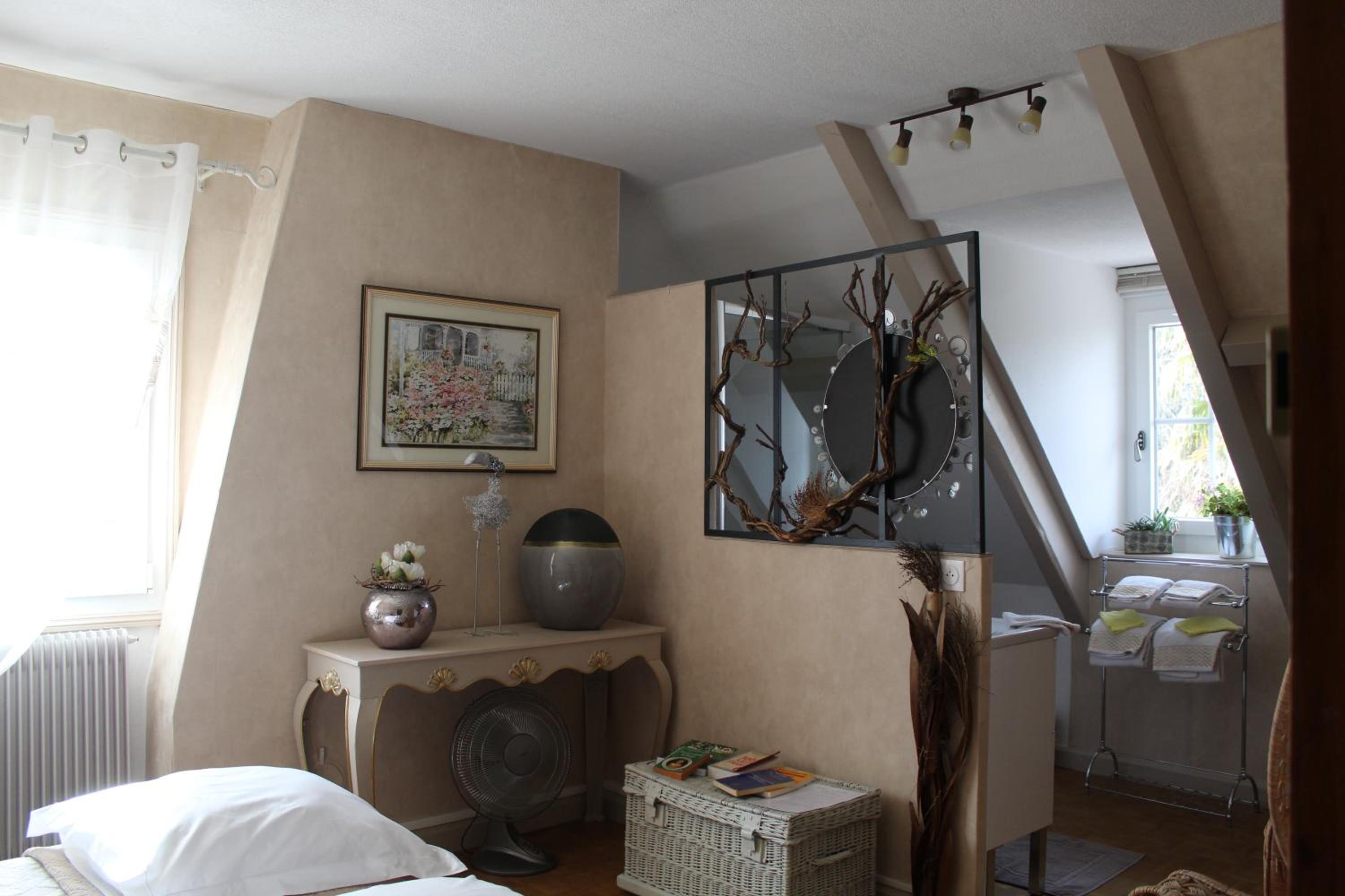 Queen Room with Garden View