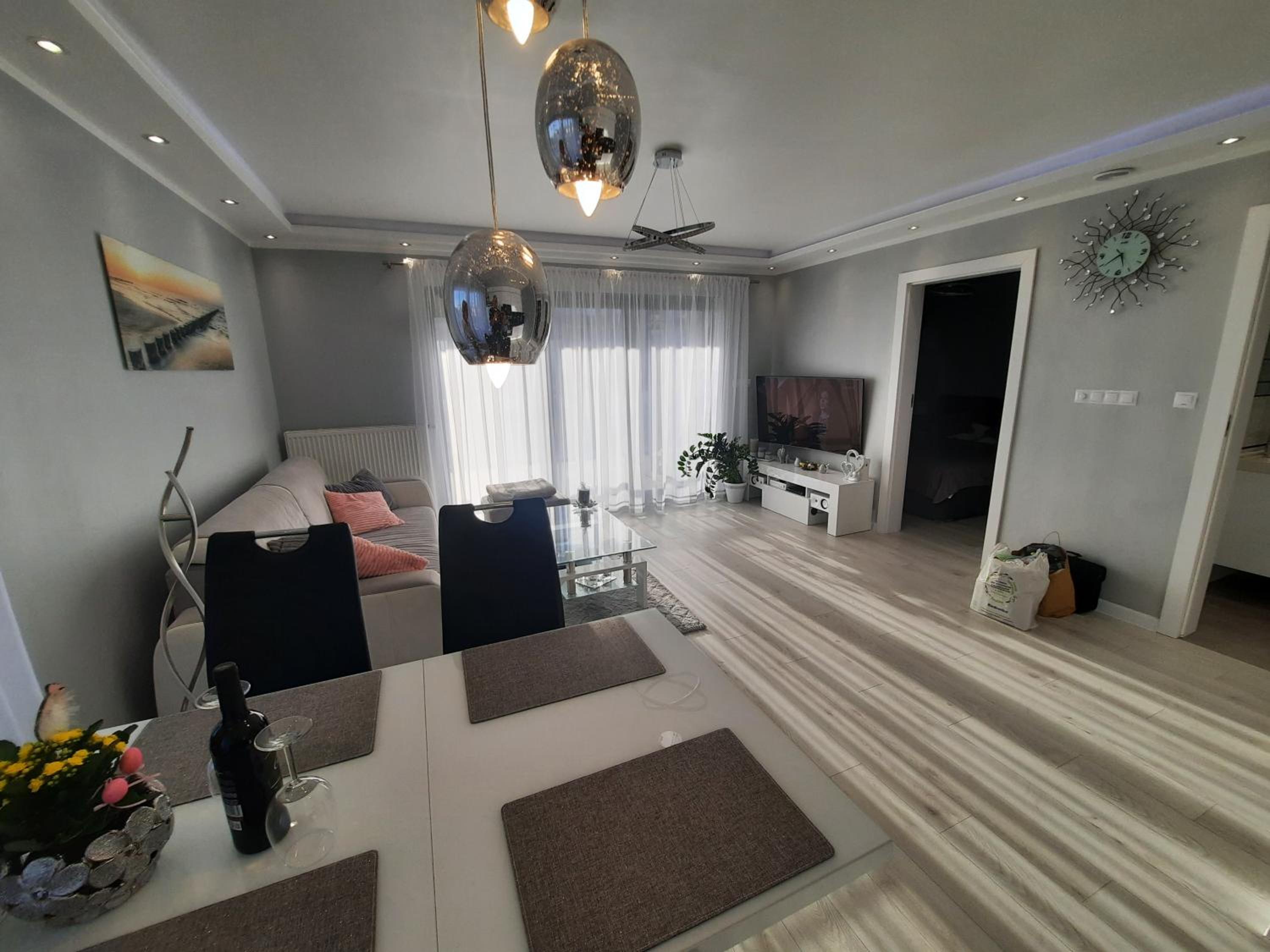 One-Bedroom Apartment photo 3
