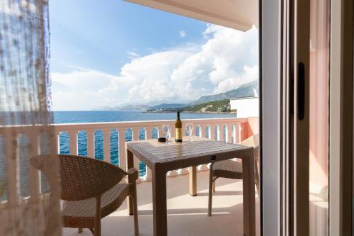 Studio Apartment with Sea View photo 1