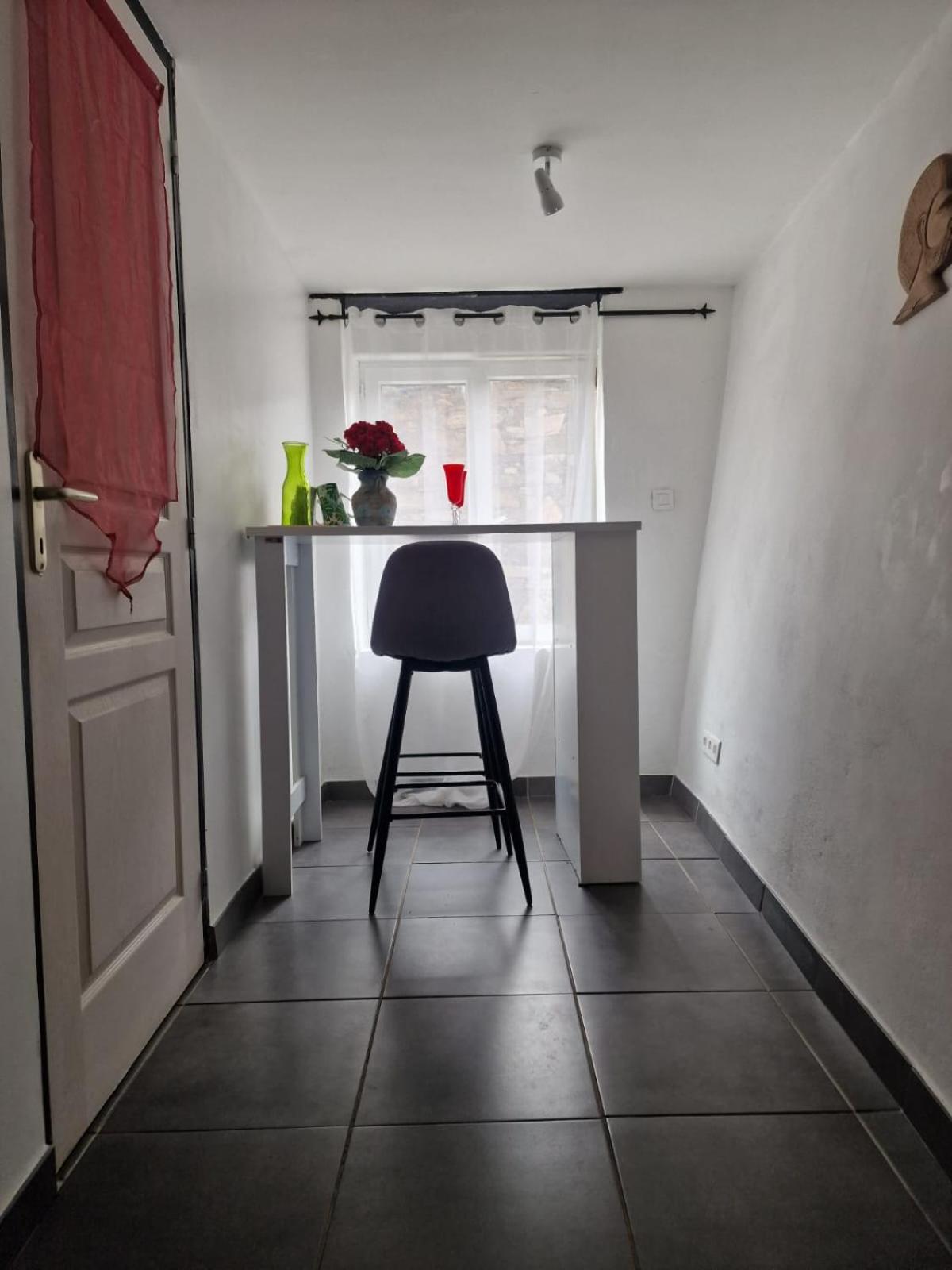 Double Room with Private Bathroom - Photo 5