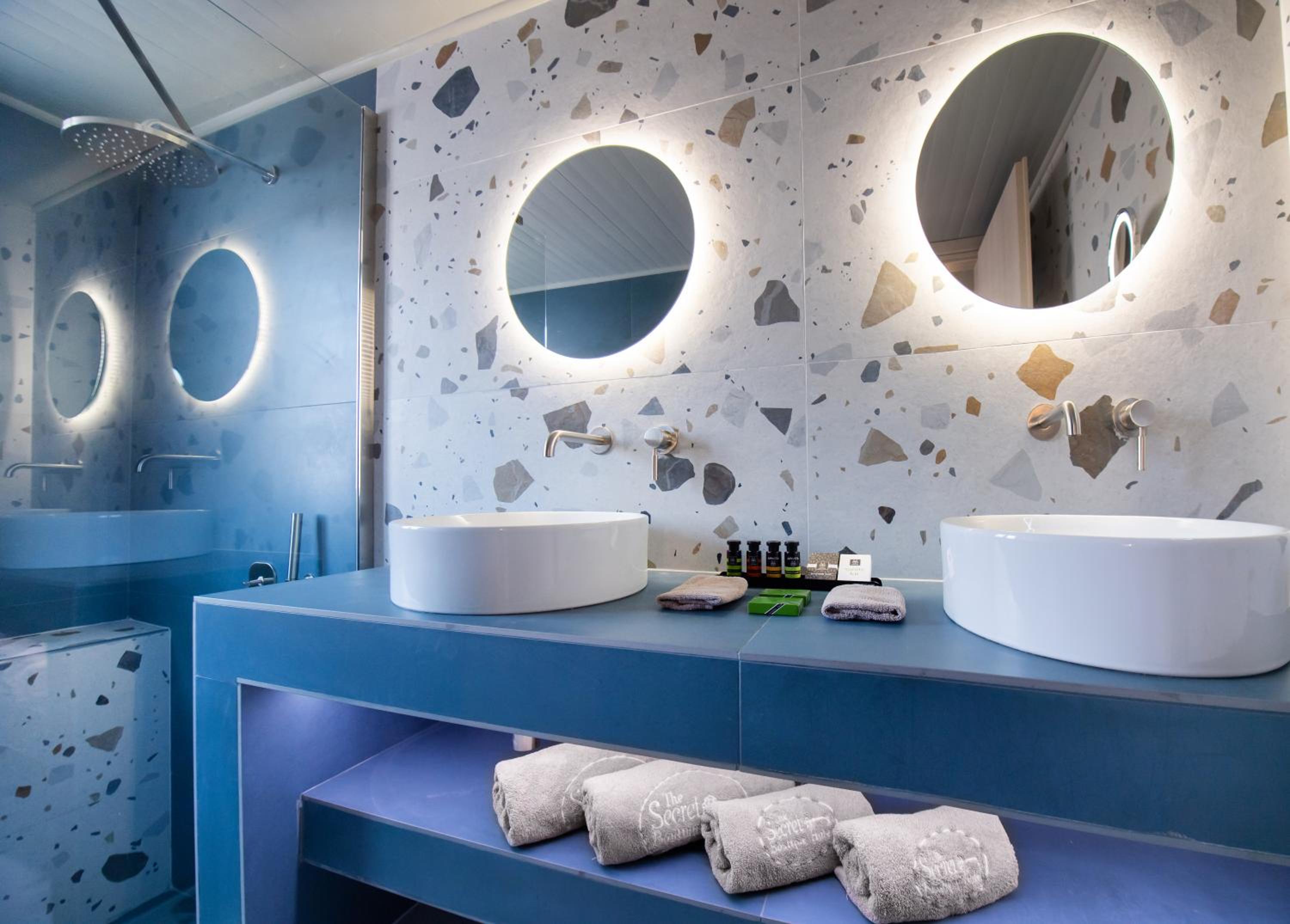 Superior Suite - Photo 4