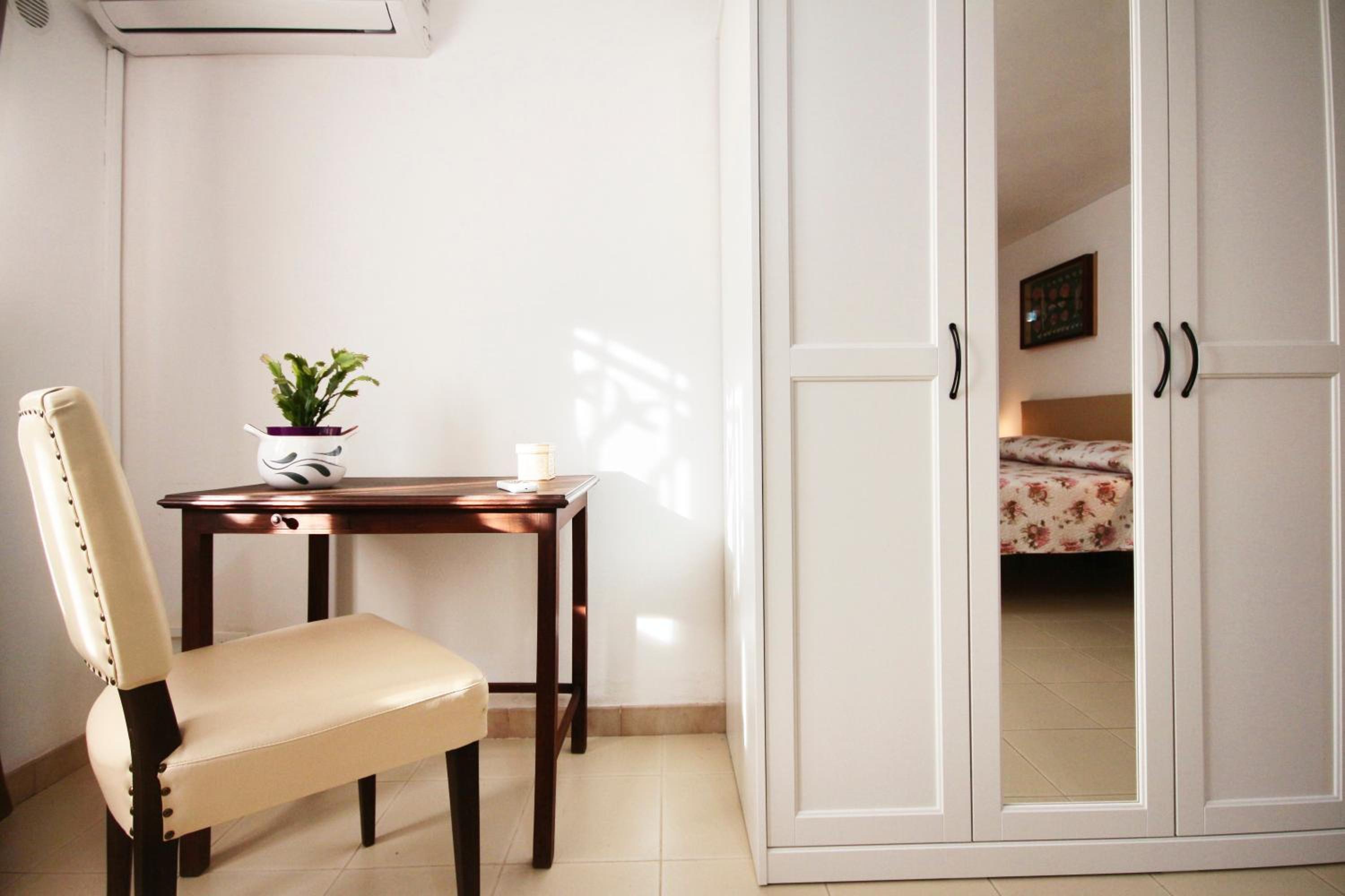 Two-Bedroom House photo 2
