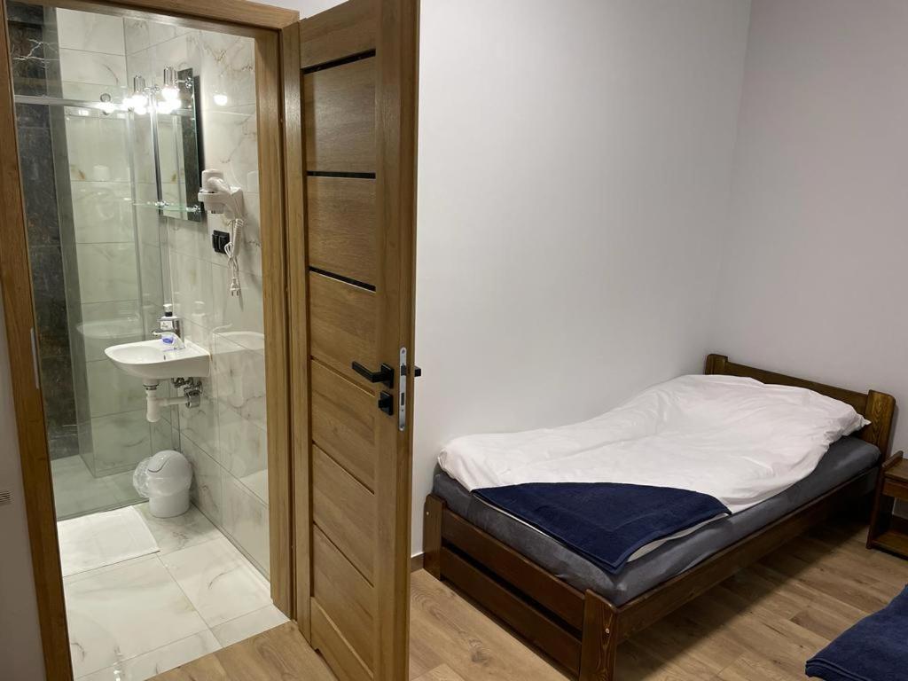 Double Room with Private Bathroom photo 2