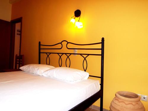 Two-Bedroom Apartment with Garden View - Terpsihori photo 1