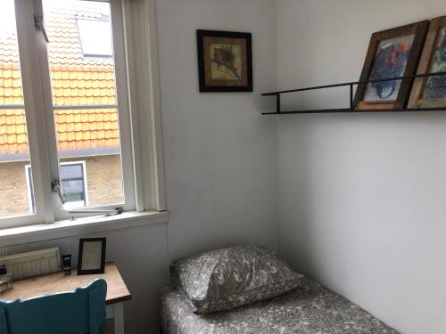 Single Room with Shared Bathroom photo 3