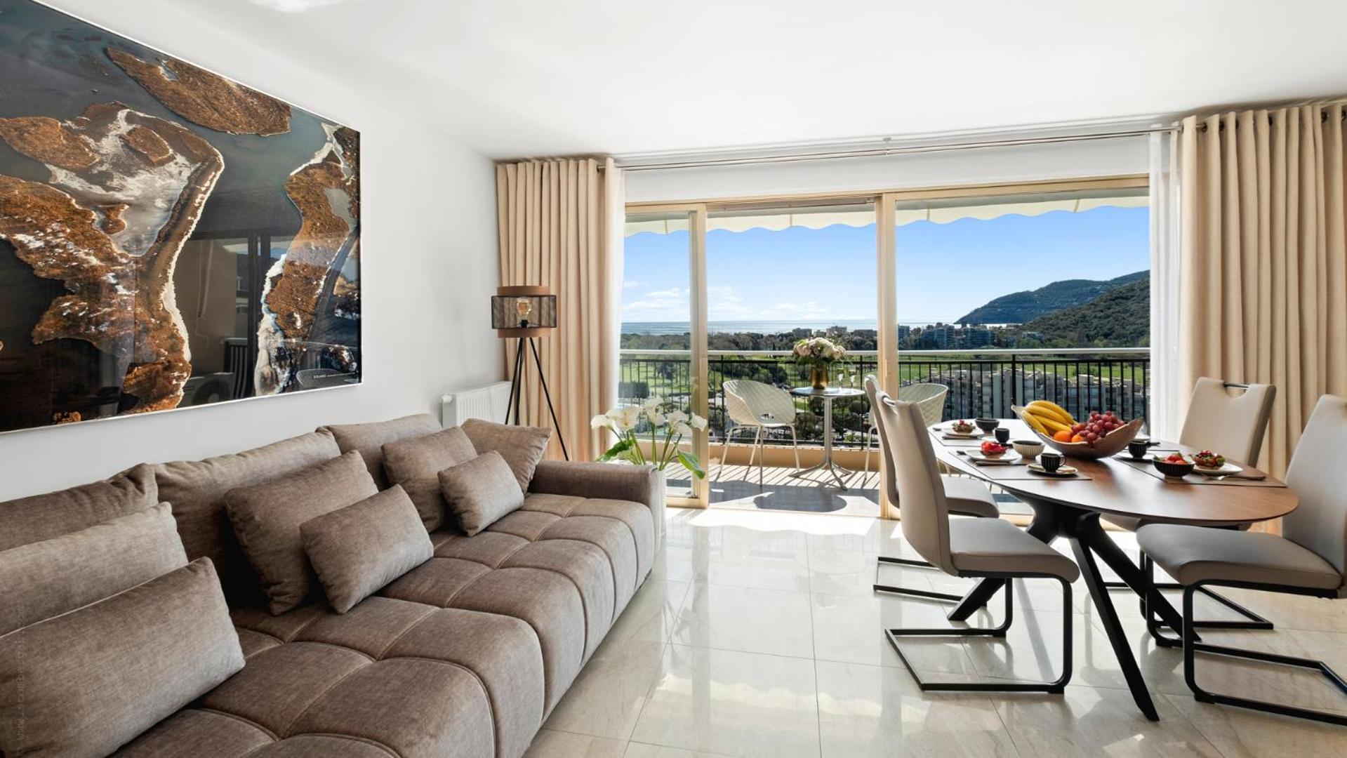 Two-Bedroom Apartment sea view - luxe