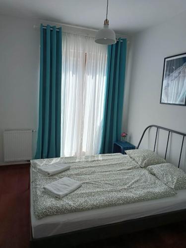 Apartment with Terrace - Photo 10