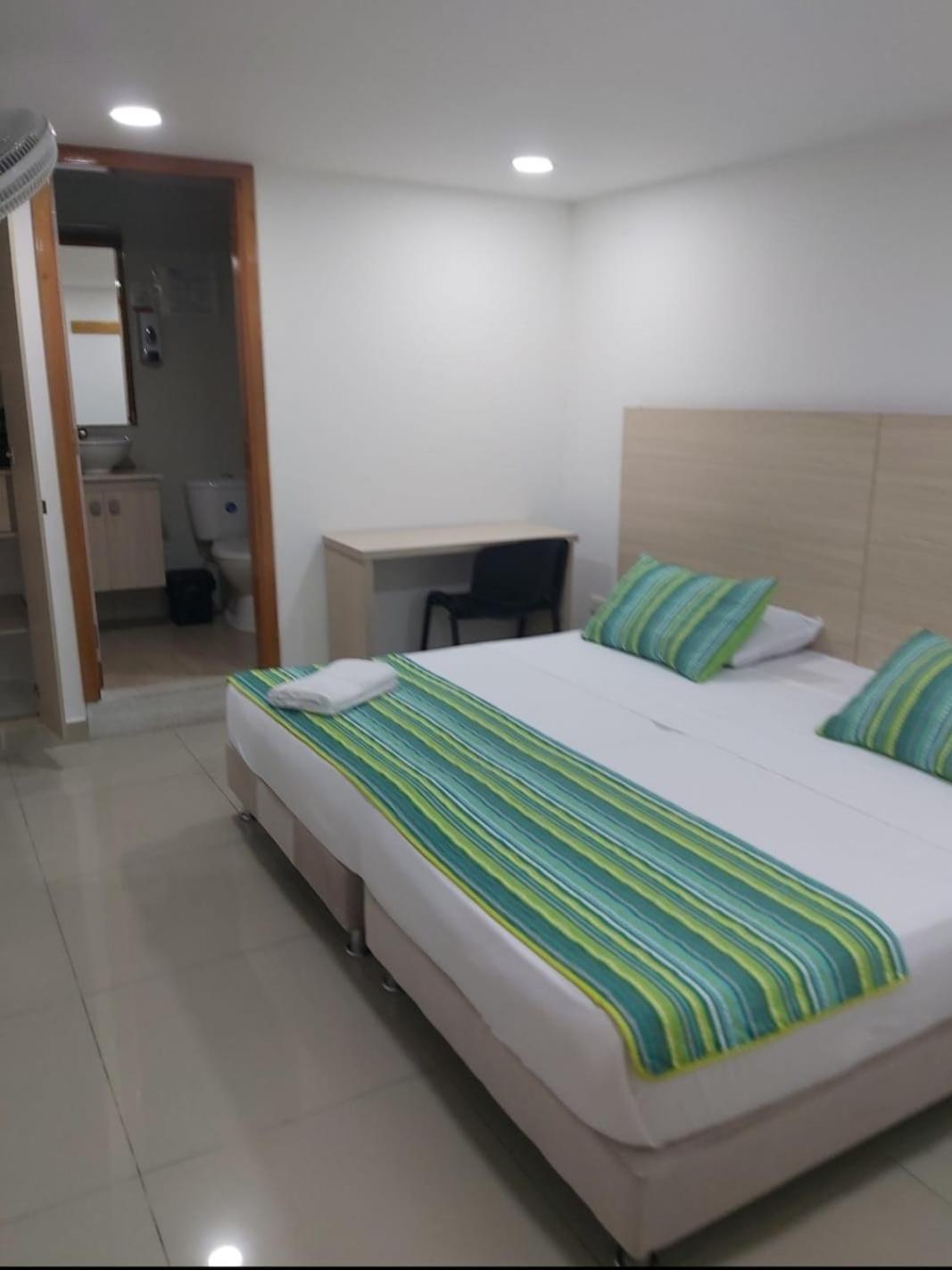 Large Double Room photo 2