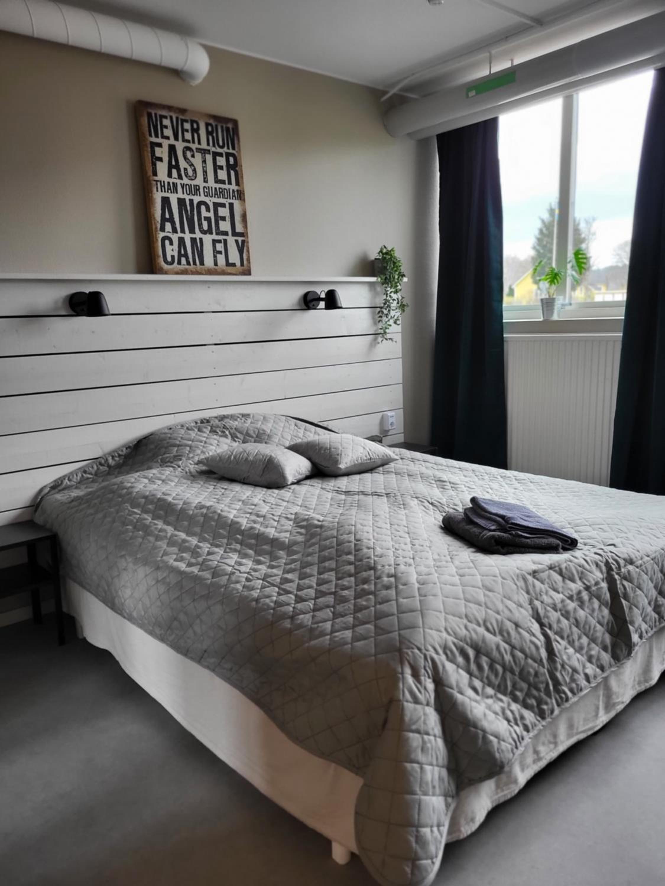 Quadruple Room - Disability Access photo 2