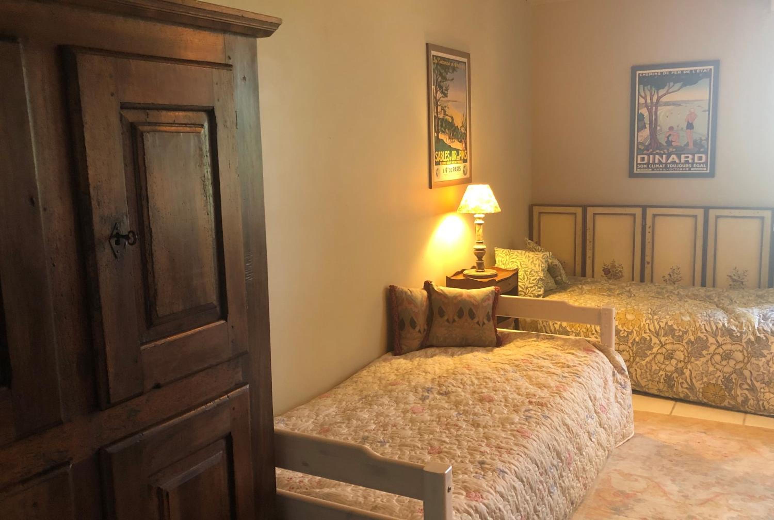 Standard Twin Room with Garden View