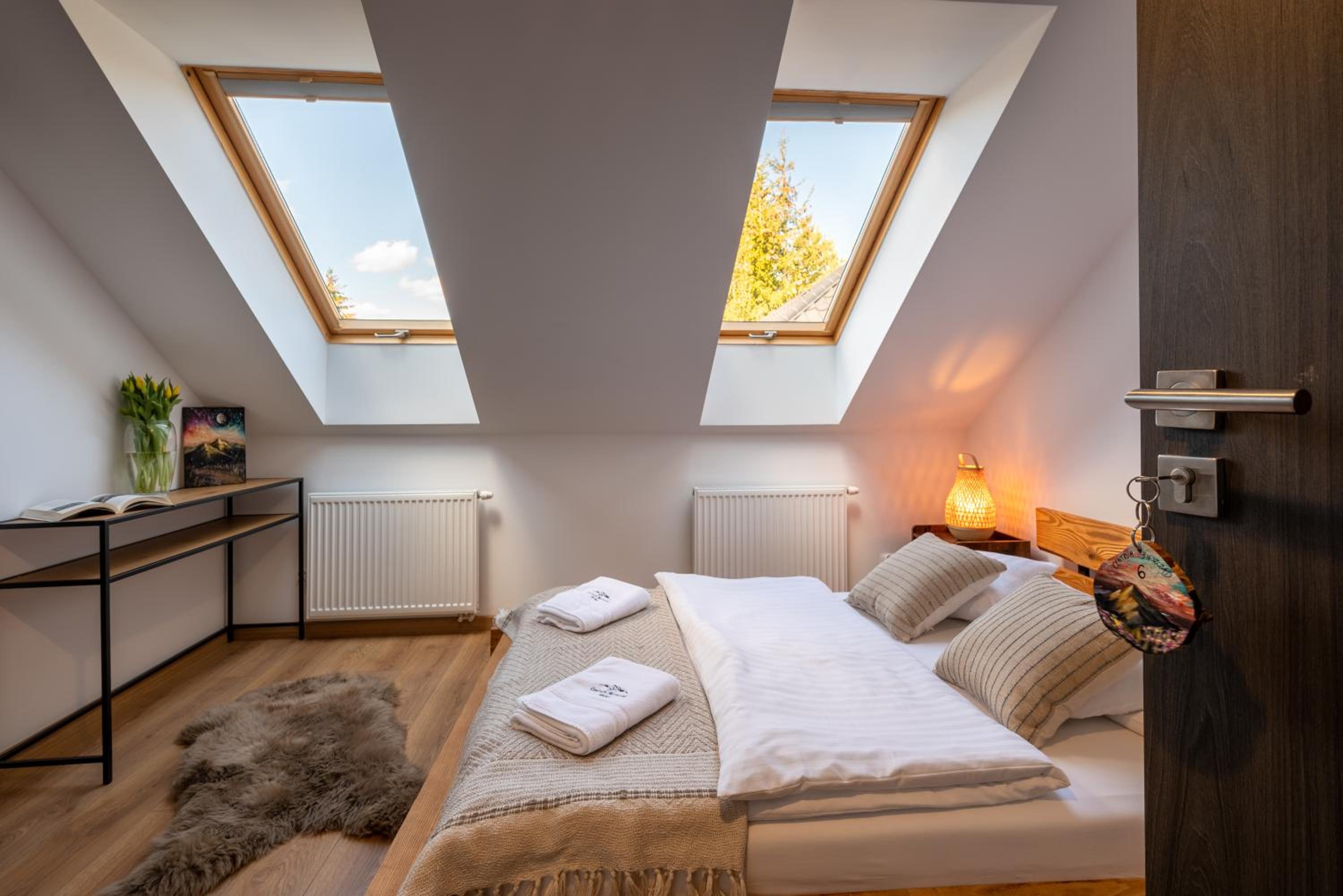 Double Room with Private Bathroom - Photo 9