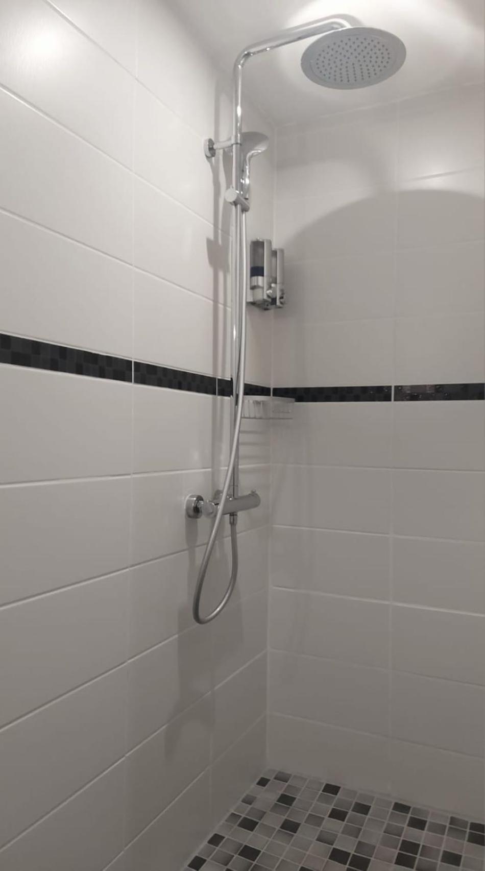Twin Room with Shower