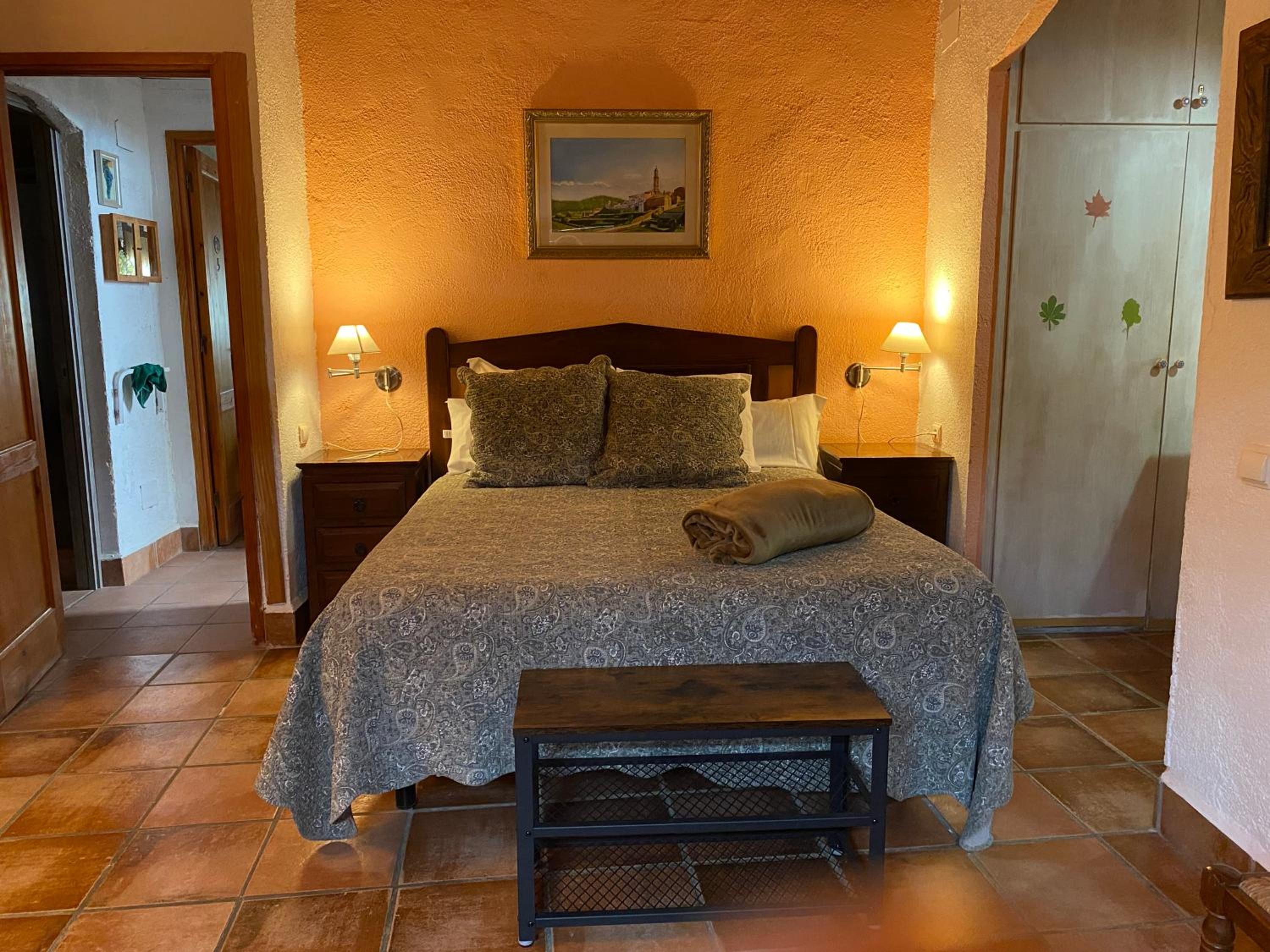 Two-Bedroom Apartment with Jacuzzi/Big Bathtub