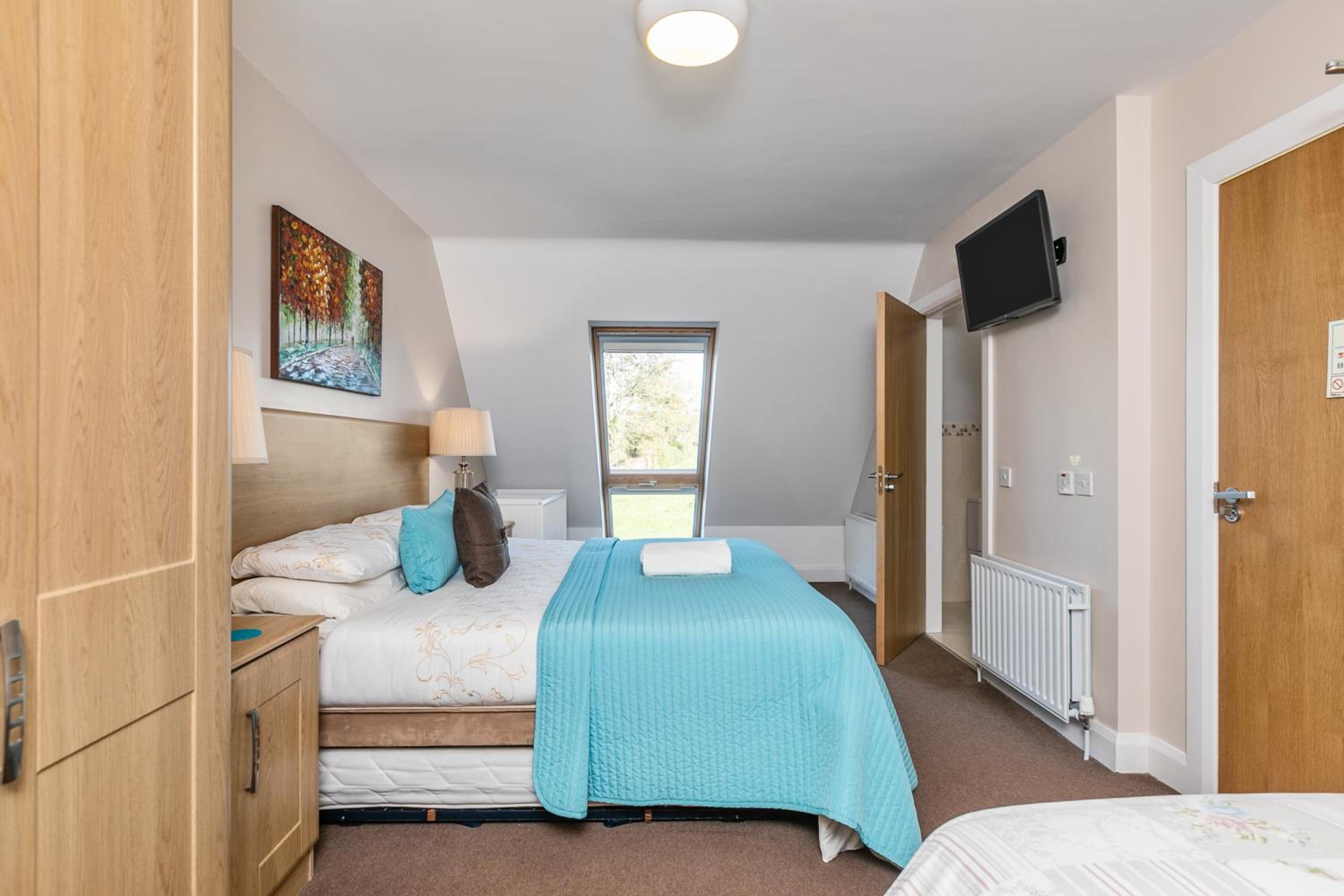 Large Double or Twin Room - Photo 1