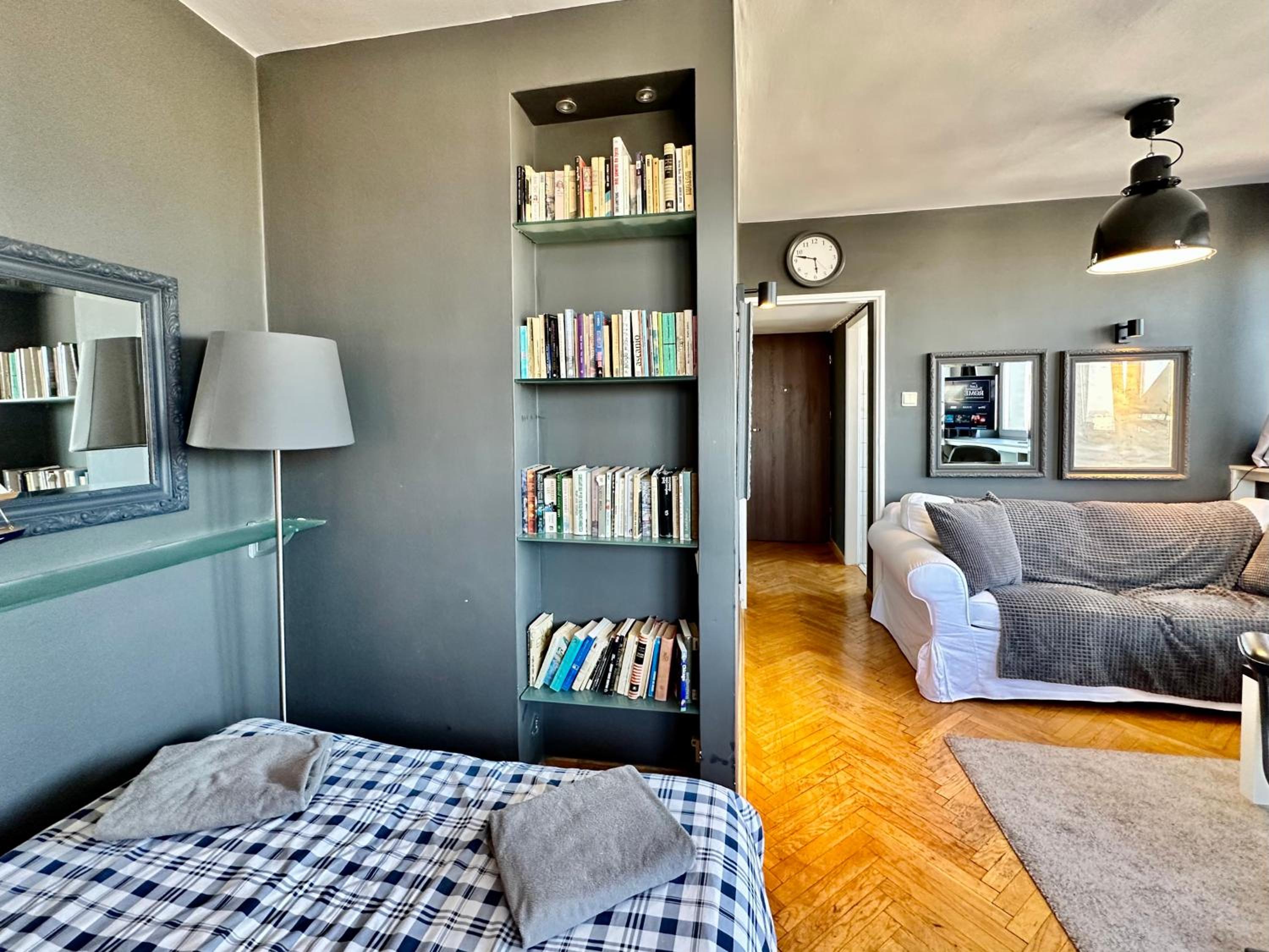 One-Bedroom Apartment - Photo 5