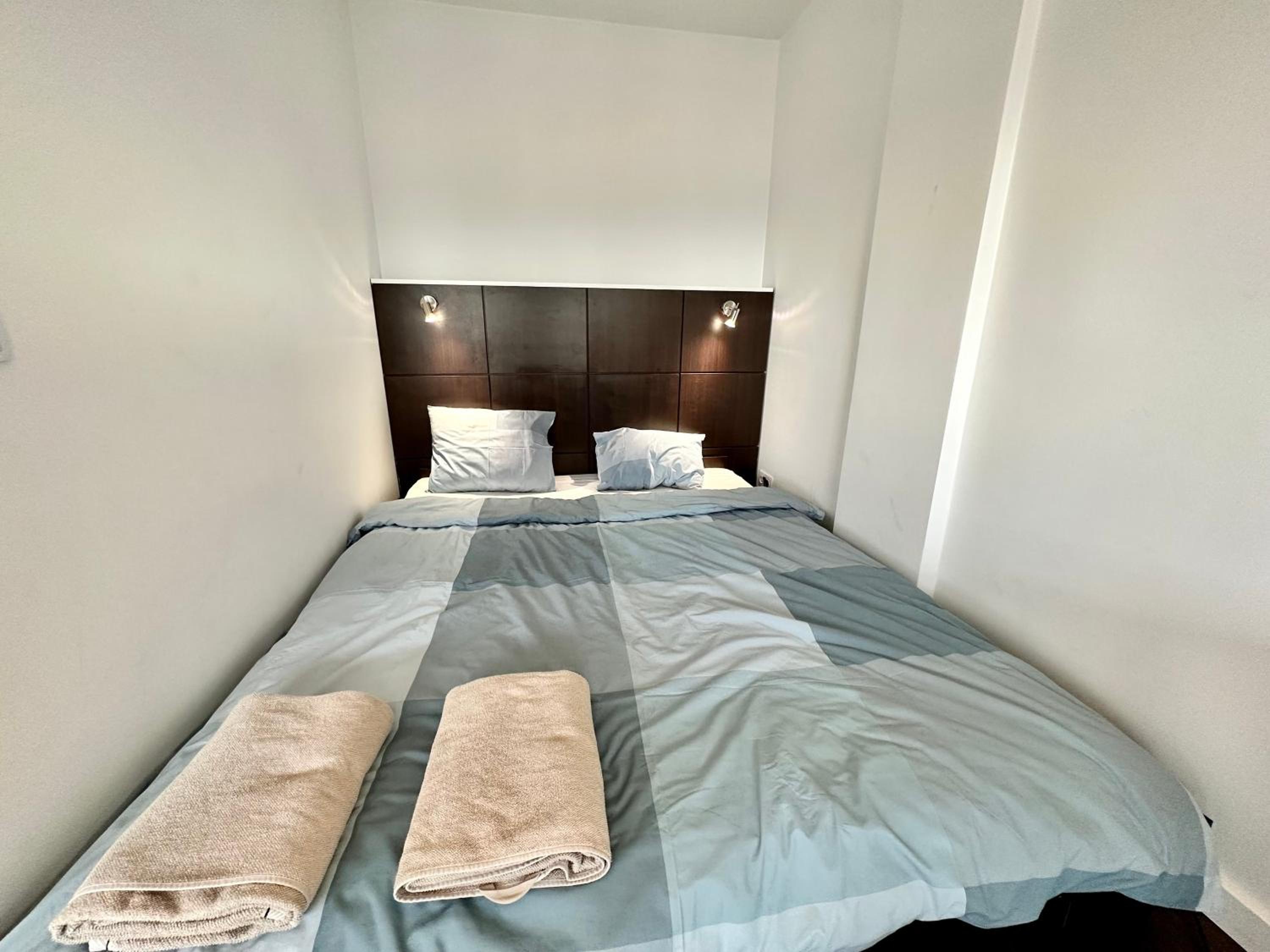 One-Bedroom Apartment - Photo 4