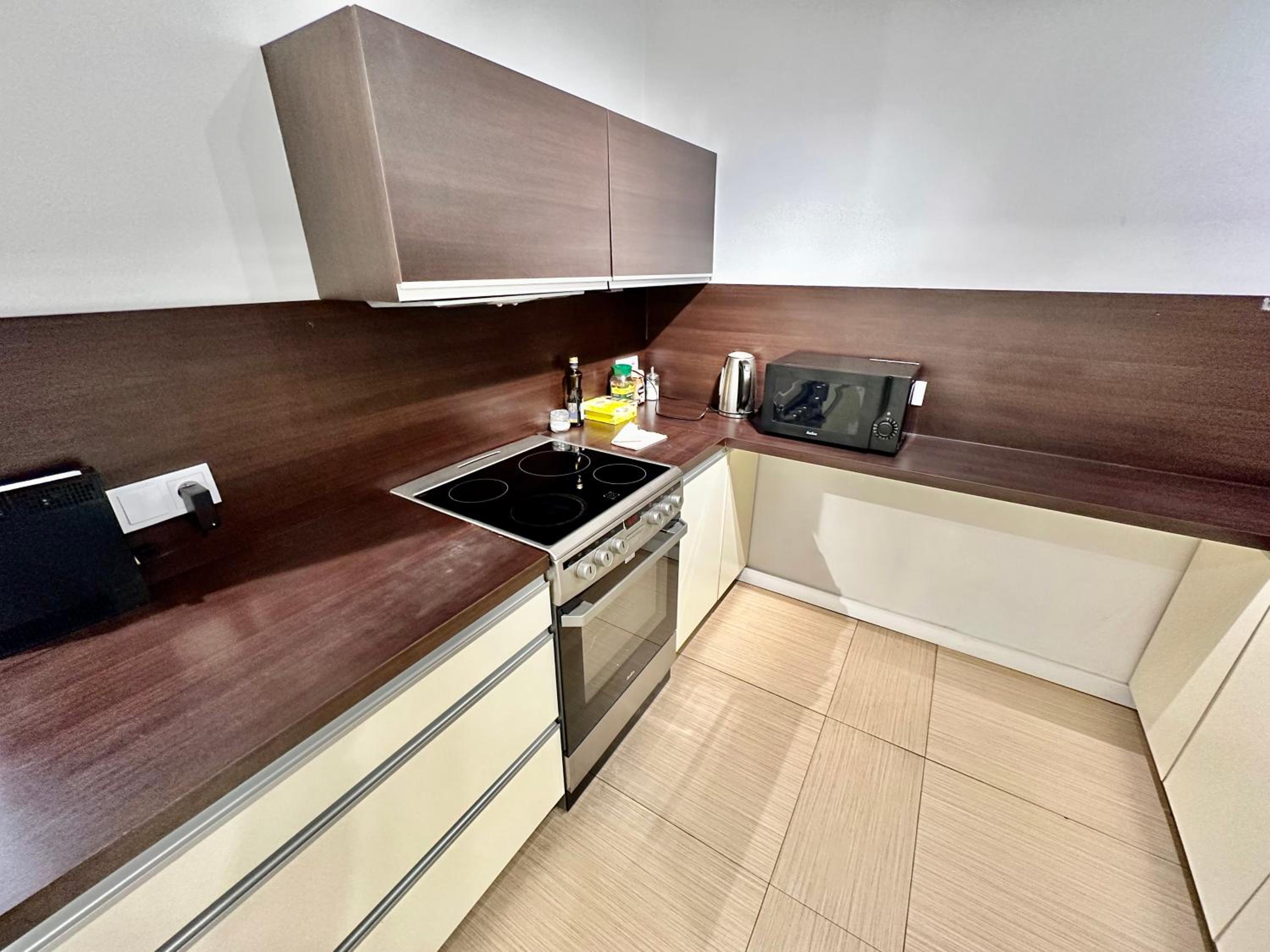 One-Bedroom Apartment - Photo 6