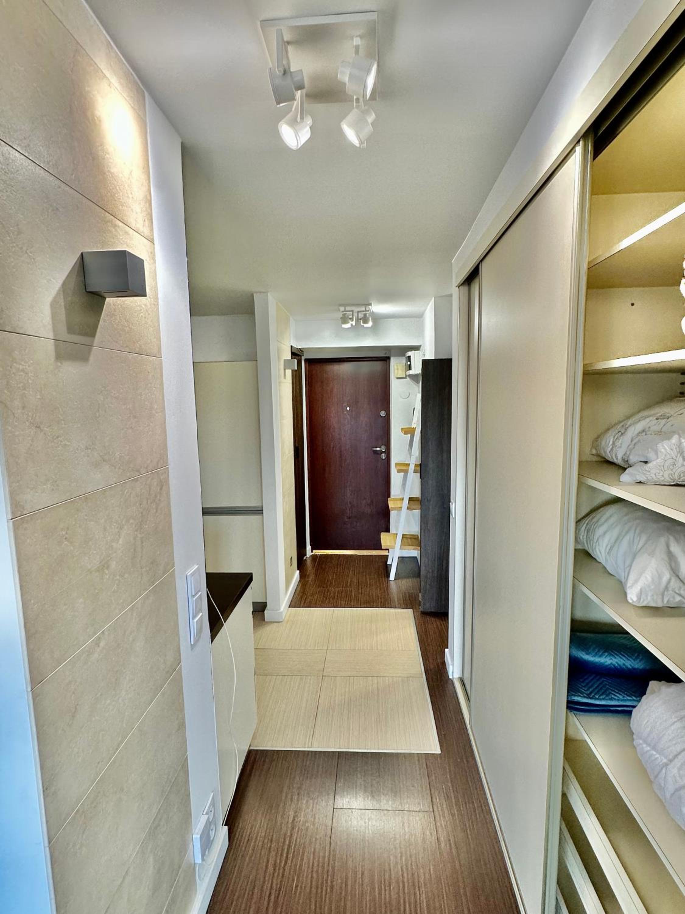 One-Bedroom Apartment - Photo 8