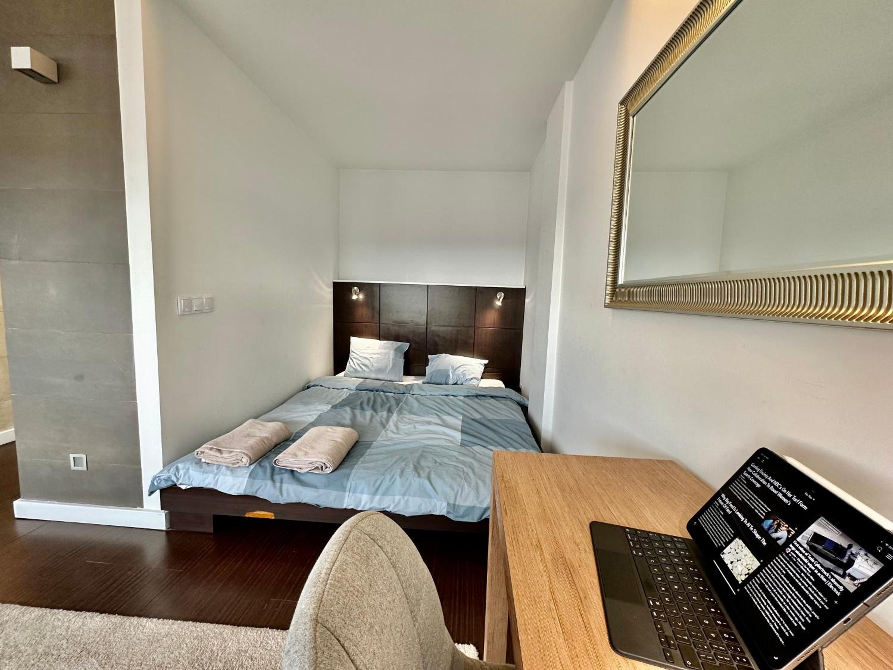 One-Bedroom Apartment - Photo 10