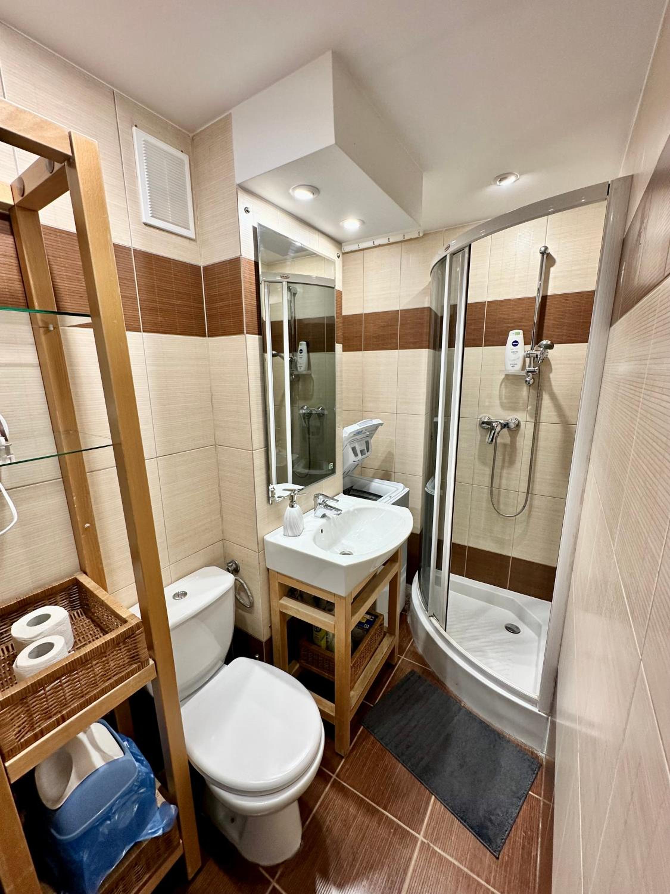 One-Bedroom Apartment - Photo 14