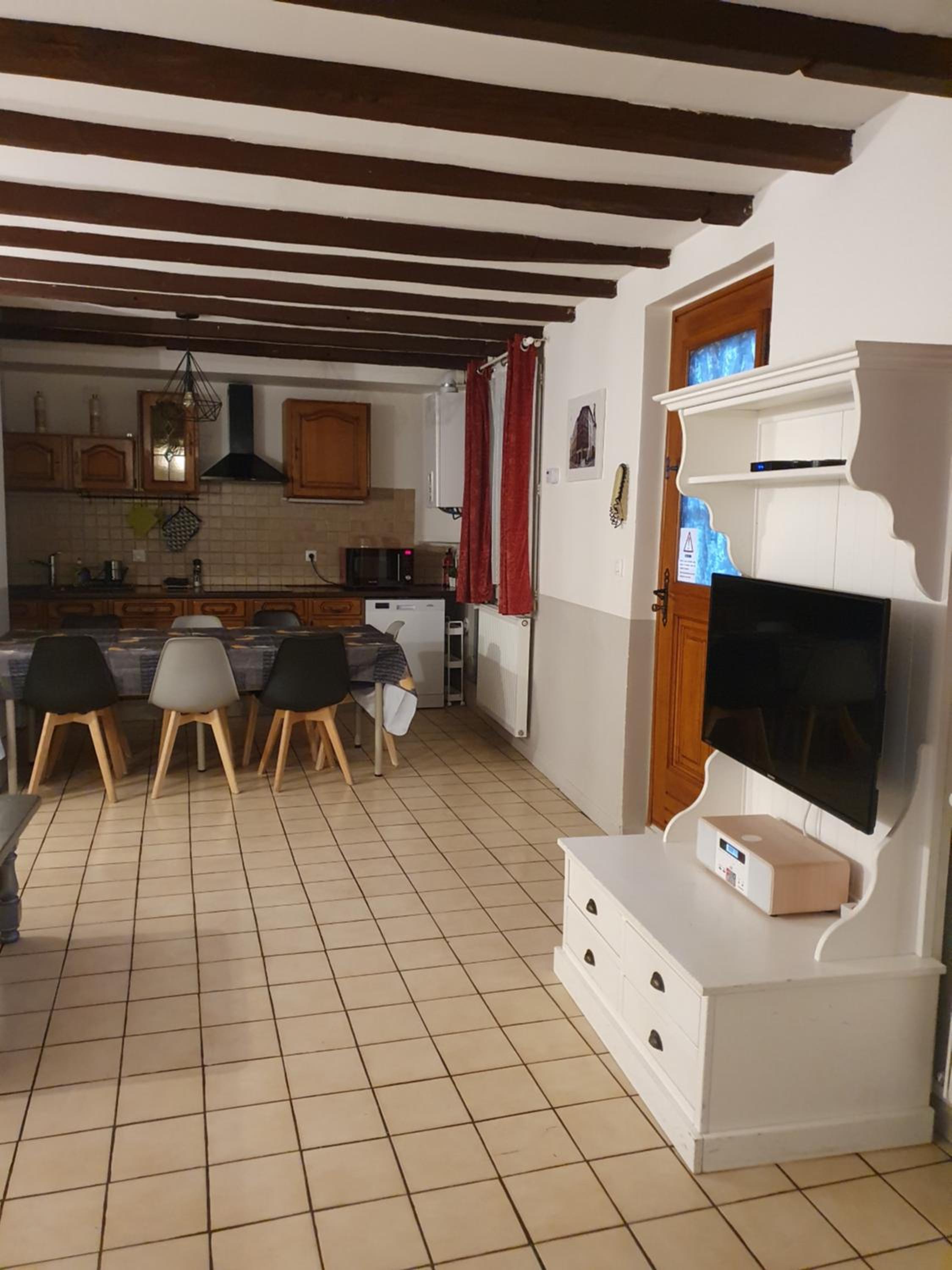 Three-Bedroom House - Photo 5
