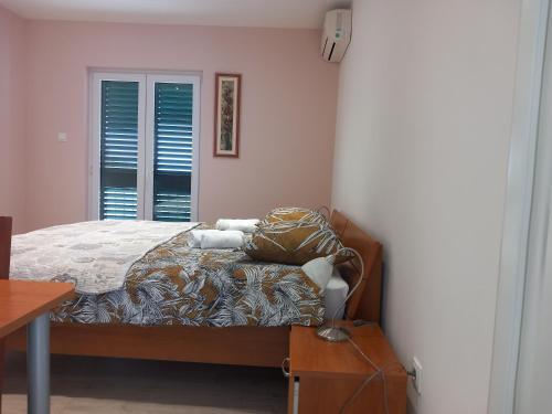 Apartment with Balcony - Photo 9