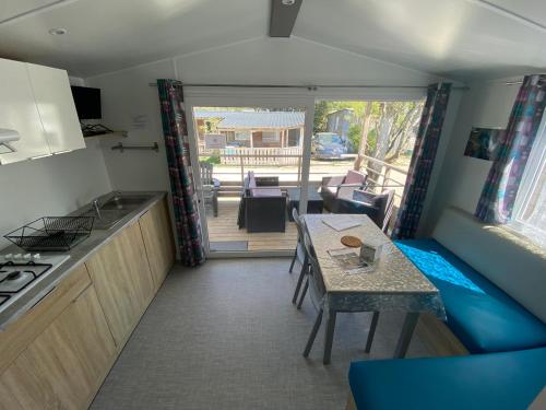 Mobile Home photo 3