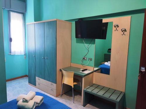 Standard Double or Twin Room photo 3