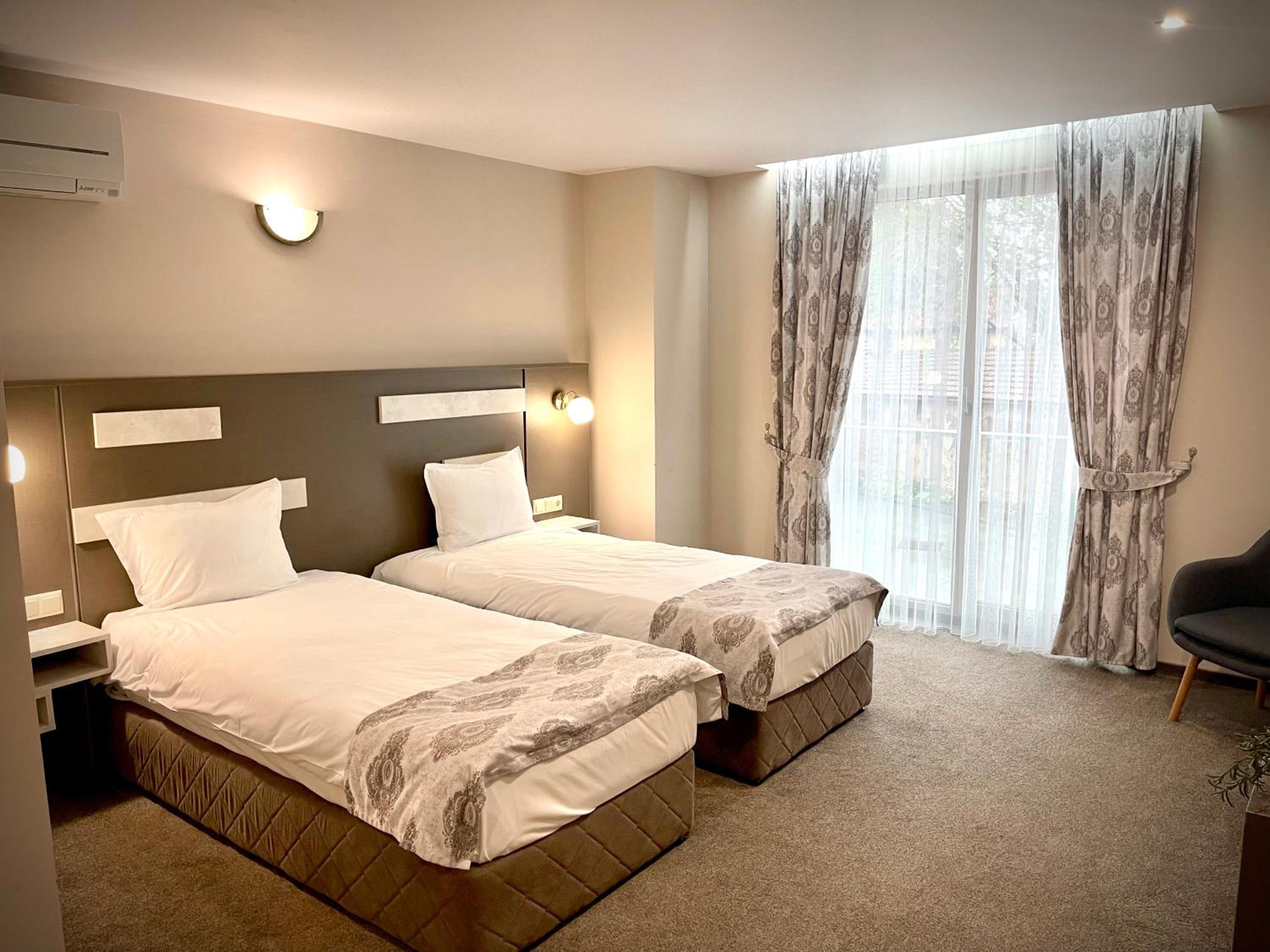 Double or Twin Room photo 1