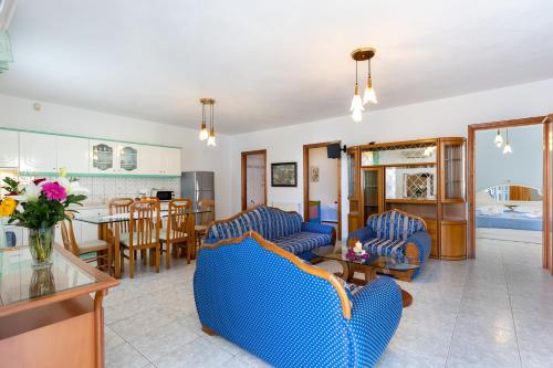 Deluxe Apartment photo 2