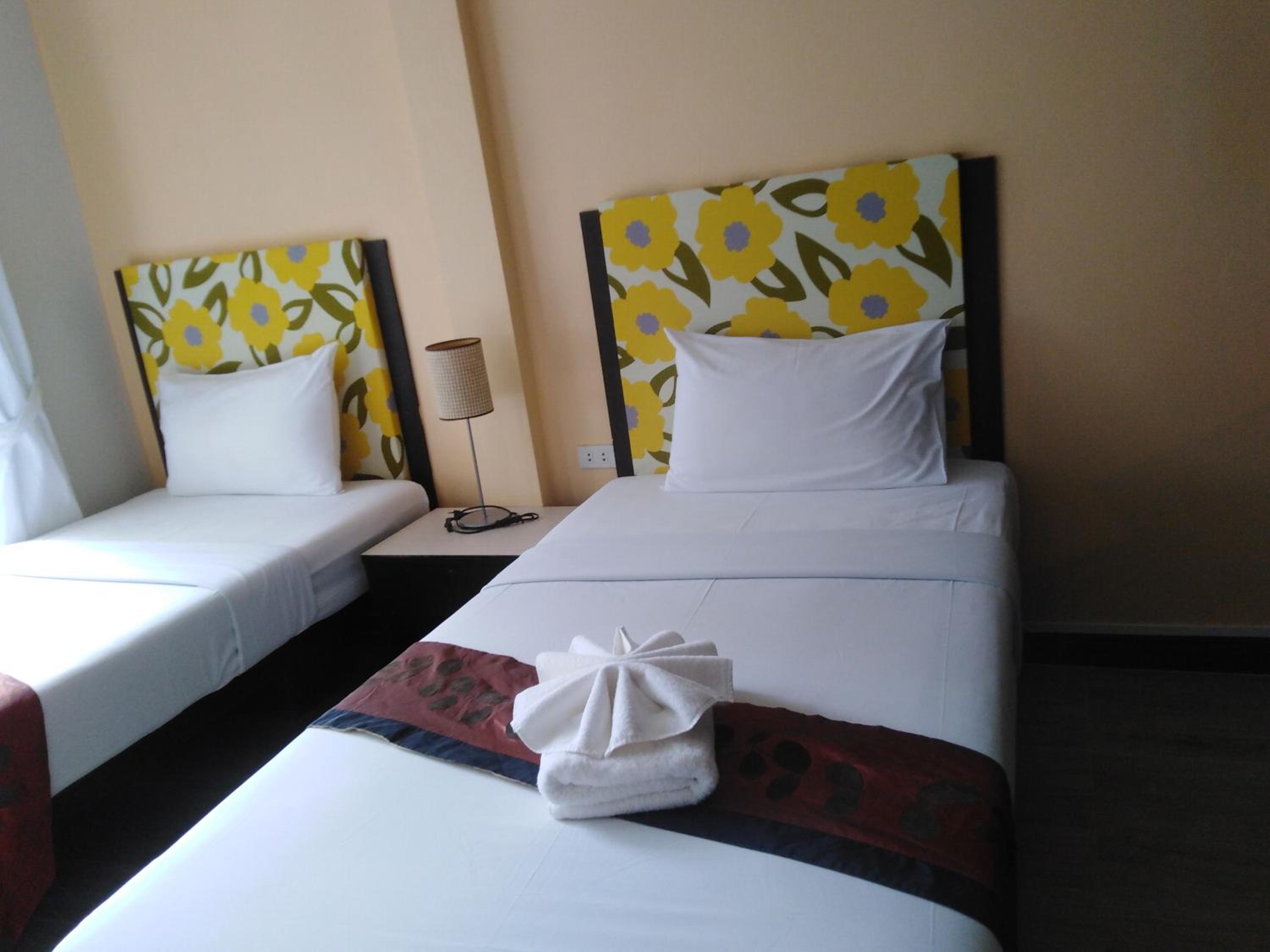 Standard Twin Room - Photo 1