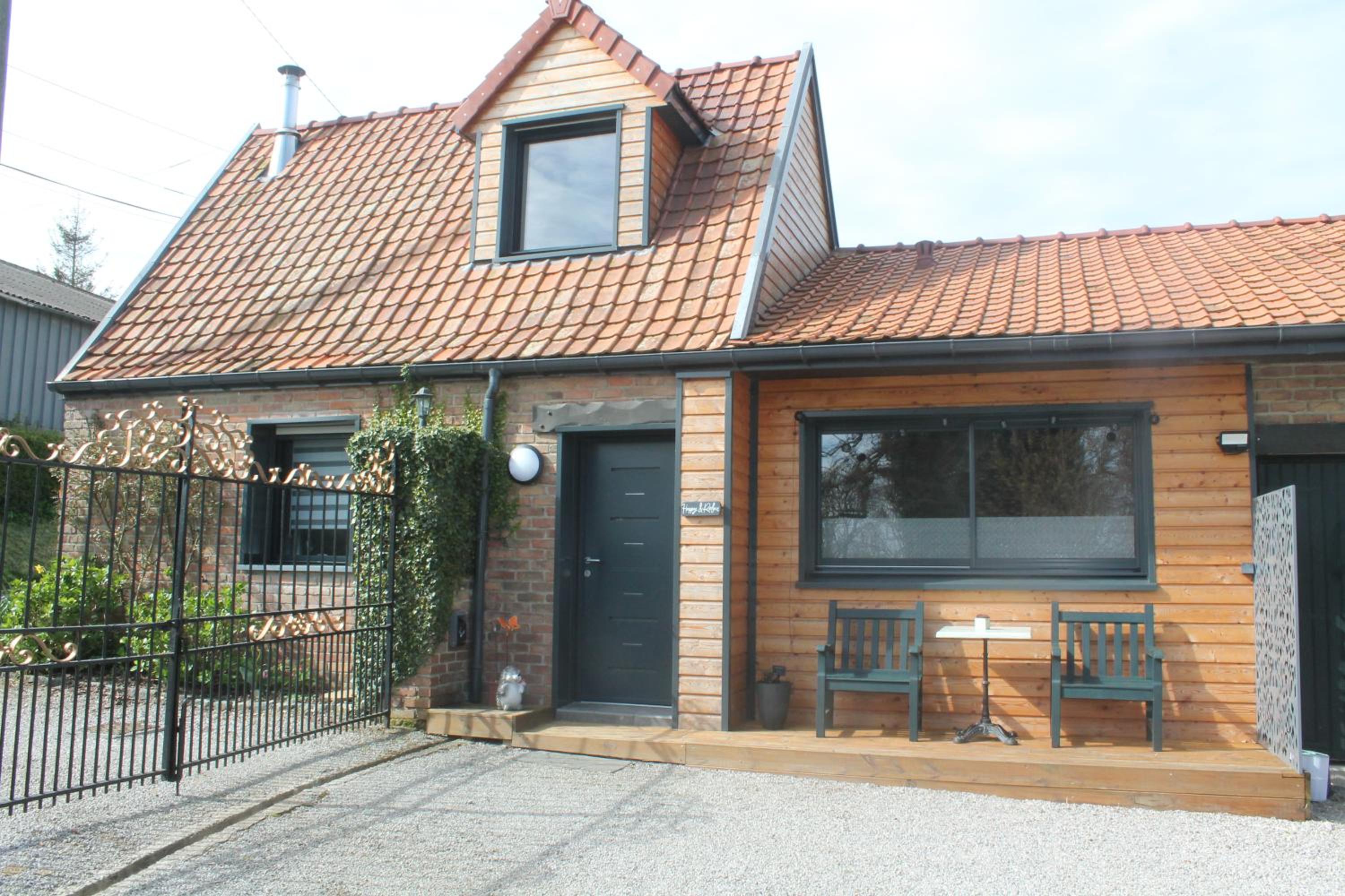 Double Room with Spa Bath - Photo 3