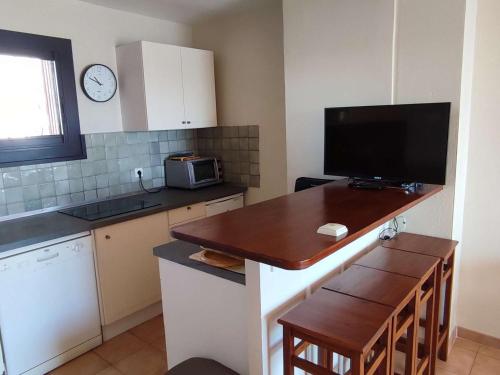 Apartment (4 Adults) photo 3