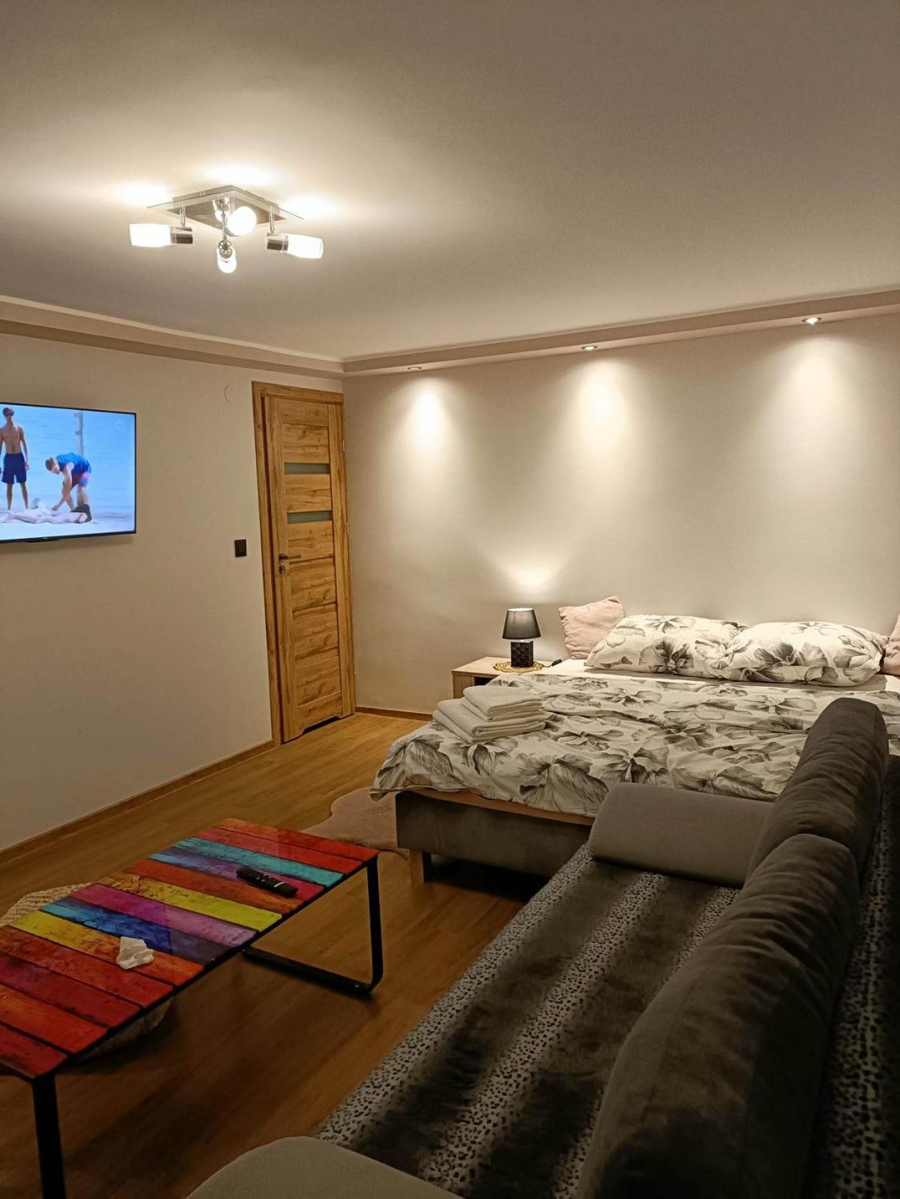 Apartment with Terrace - Photo 2