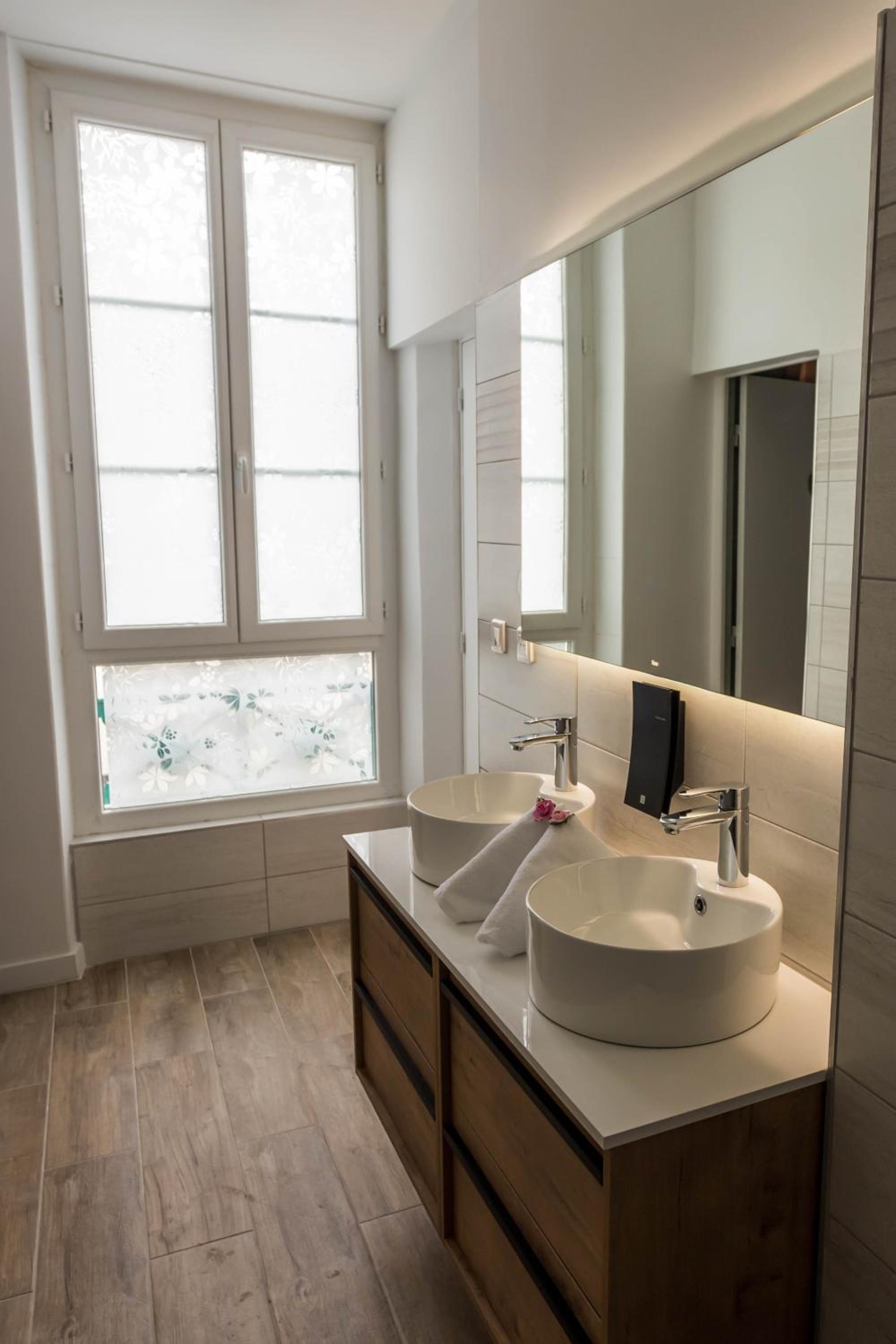Double or Twin Room with City View photo 2