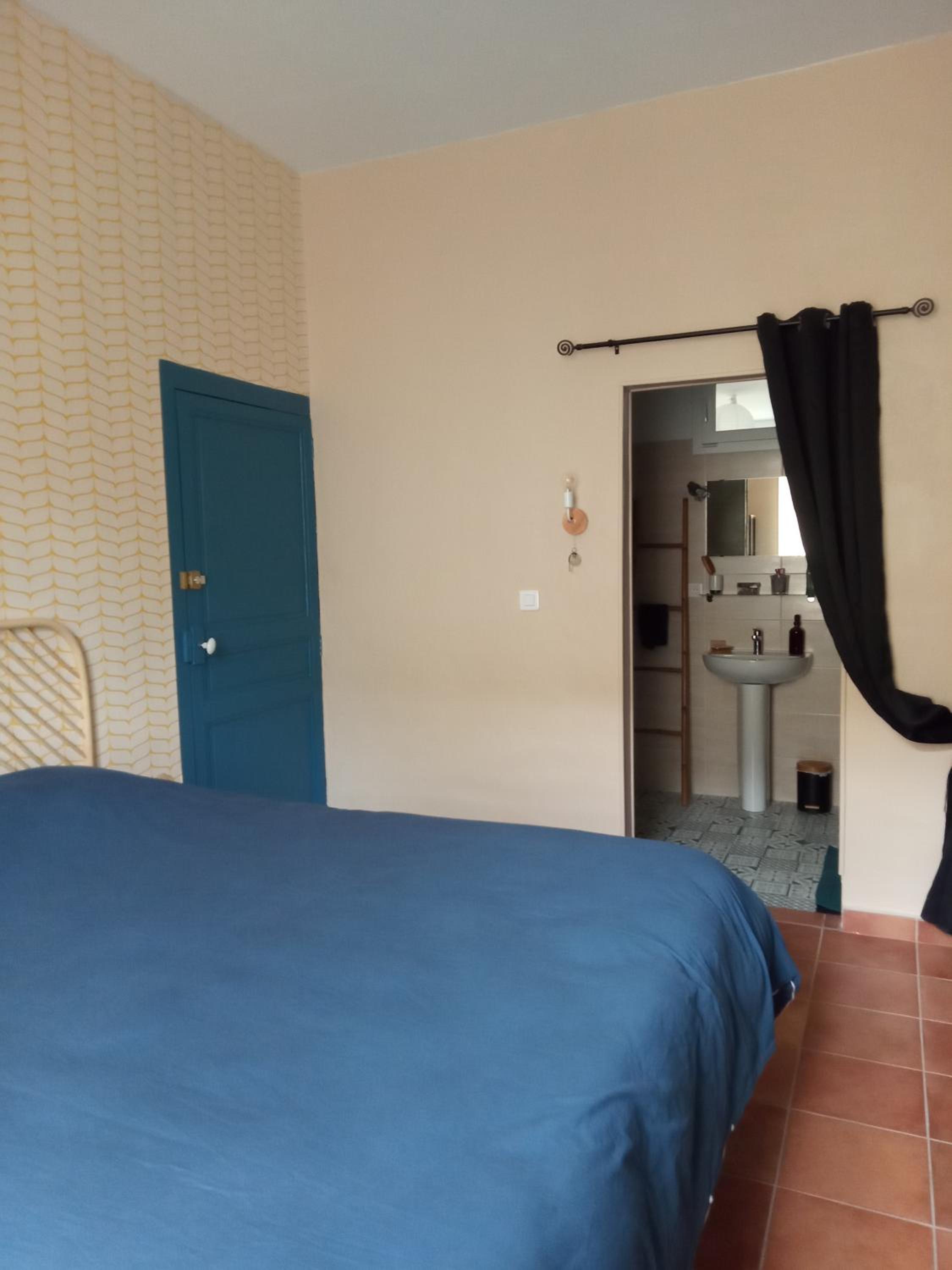 Double Room with Private Bathroom - Photo 6