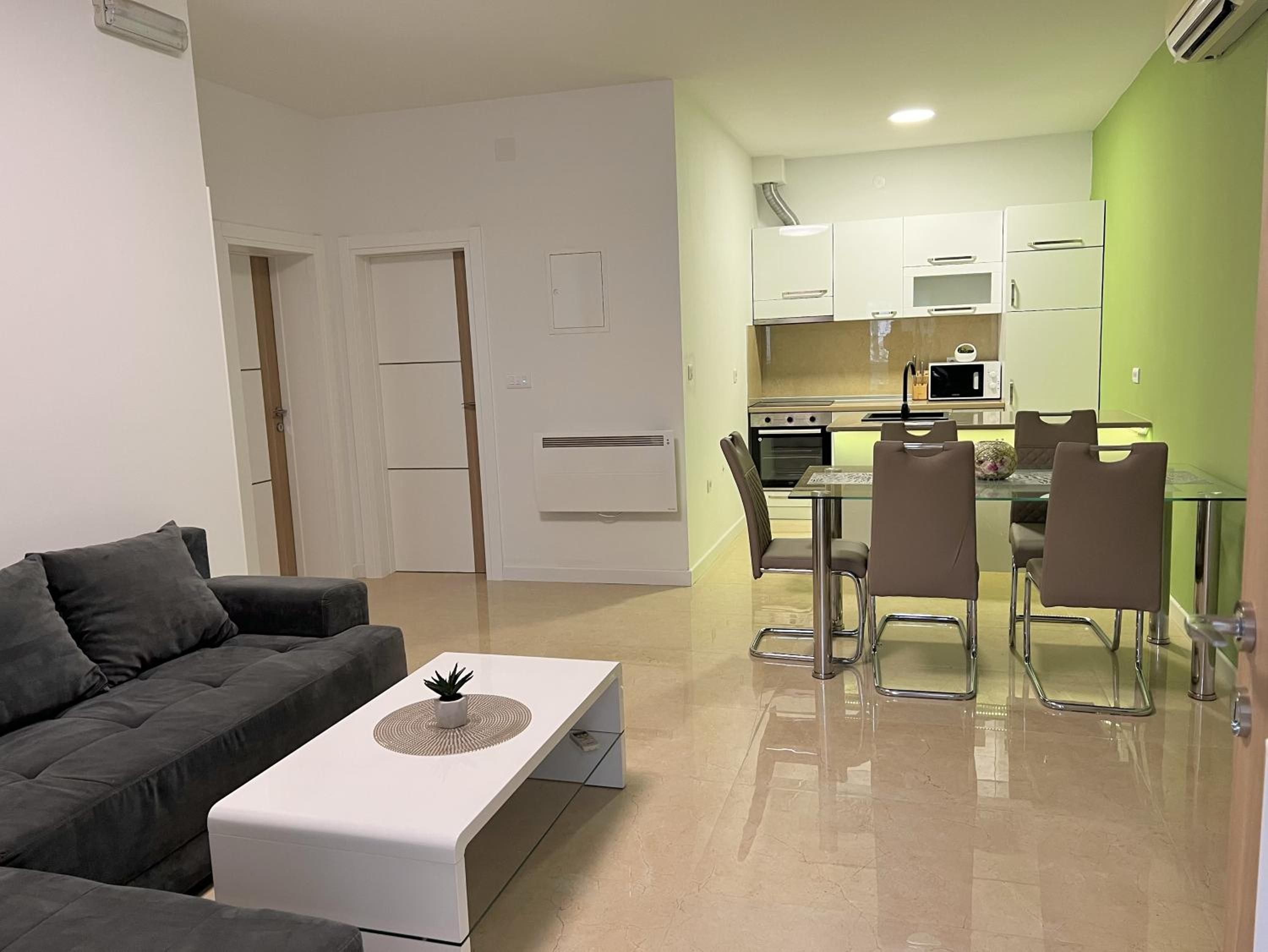 Two-Bedroom Apartment - Photo 2