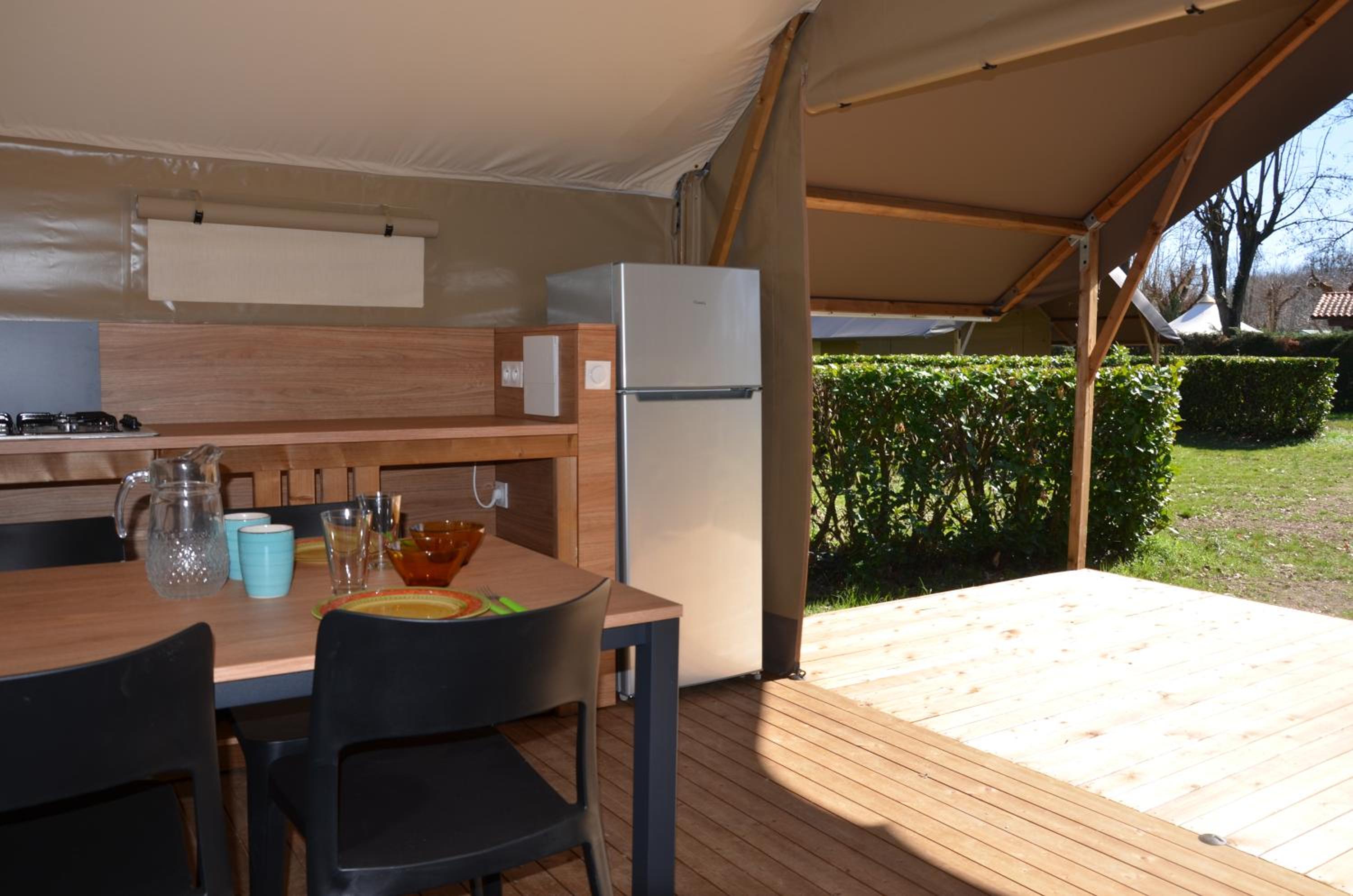 Bungalow with Patio