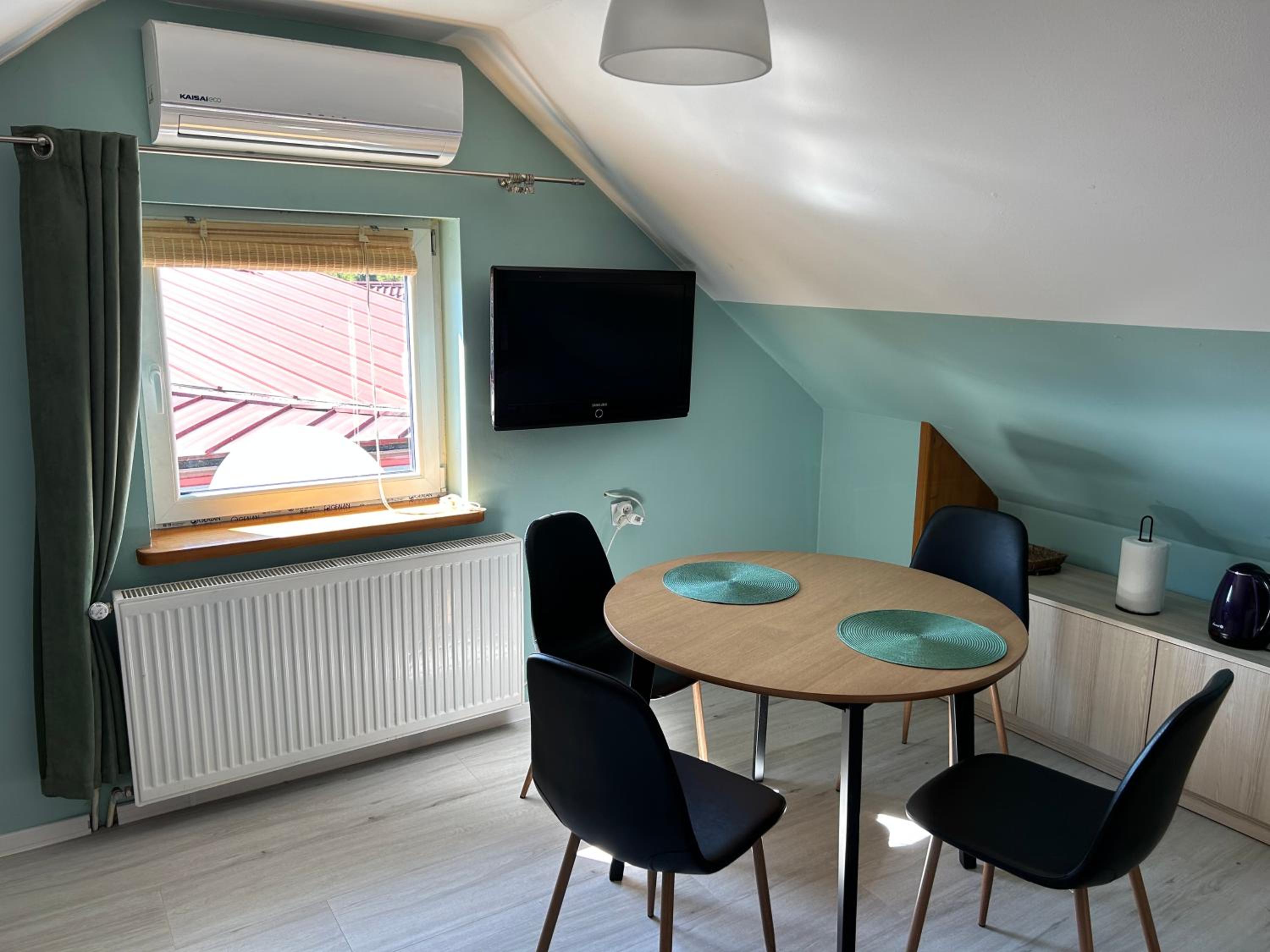 One-Bedroom Apartment - Photo 3