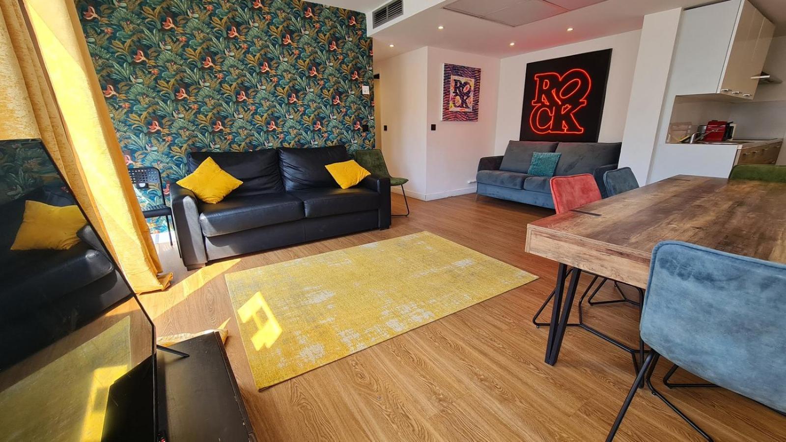 Apartment photo 2