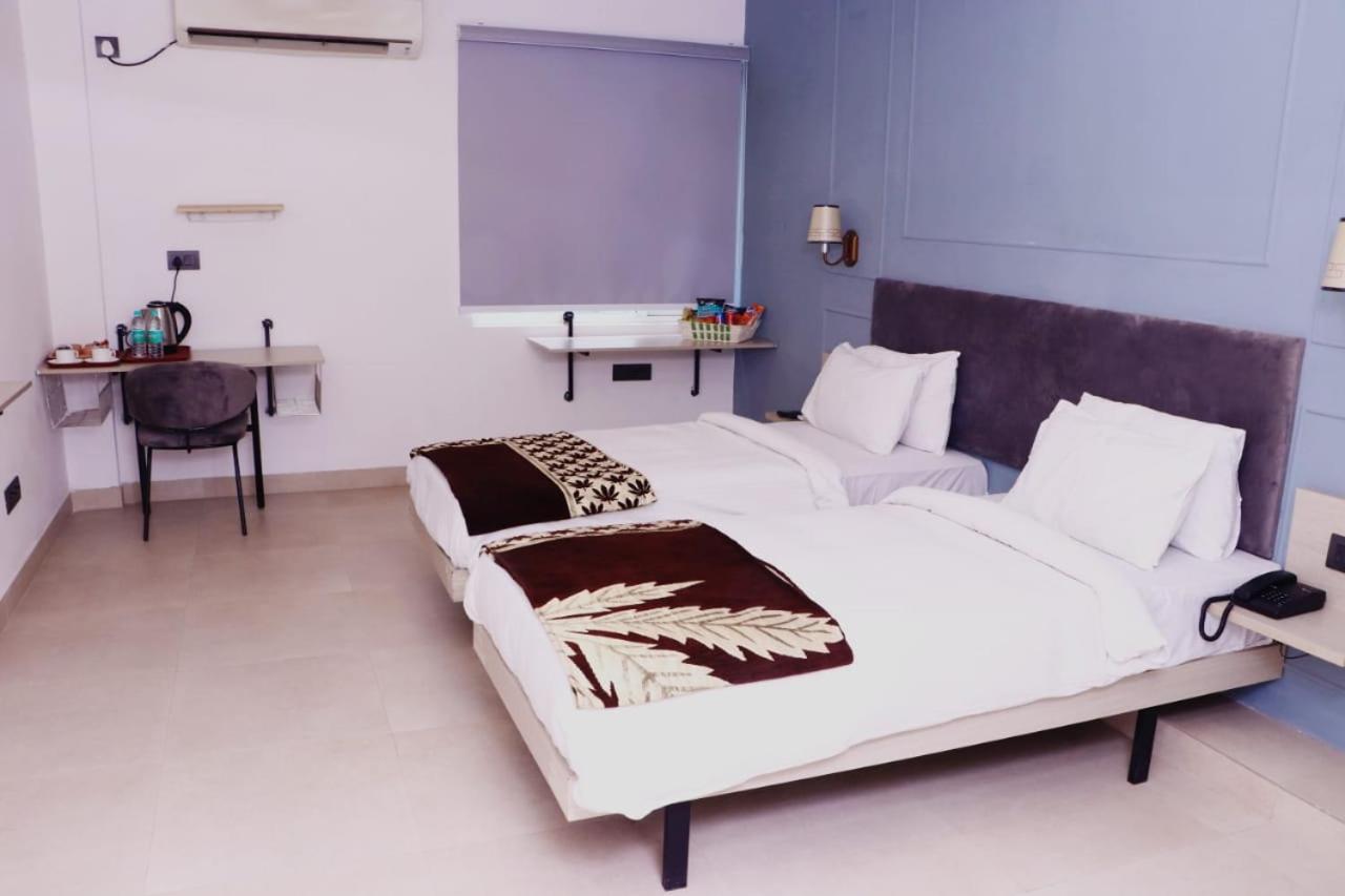 Deluxe Twin Room - Photo 10