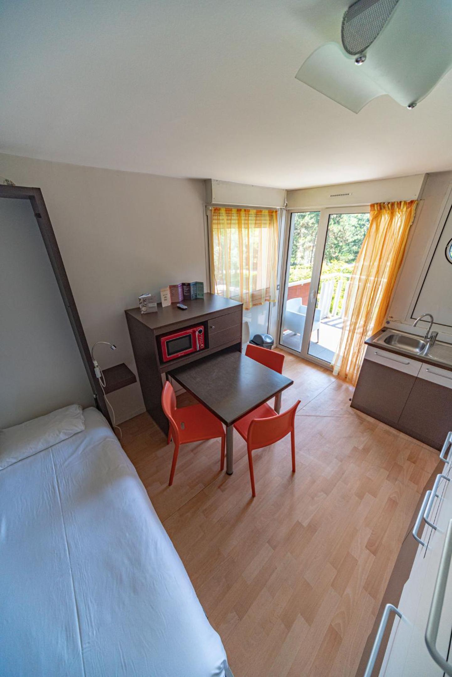 Studio (2 Adults) - Photo 12