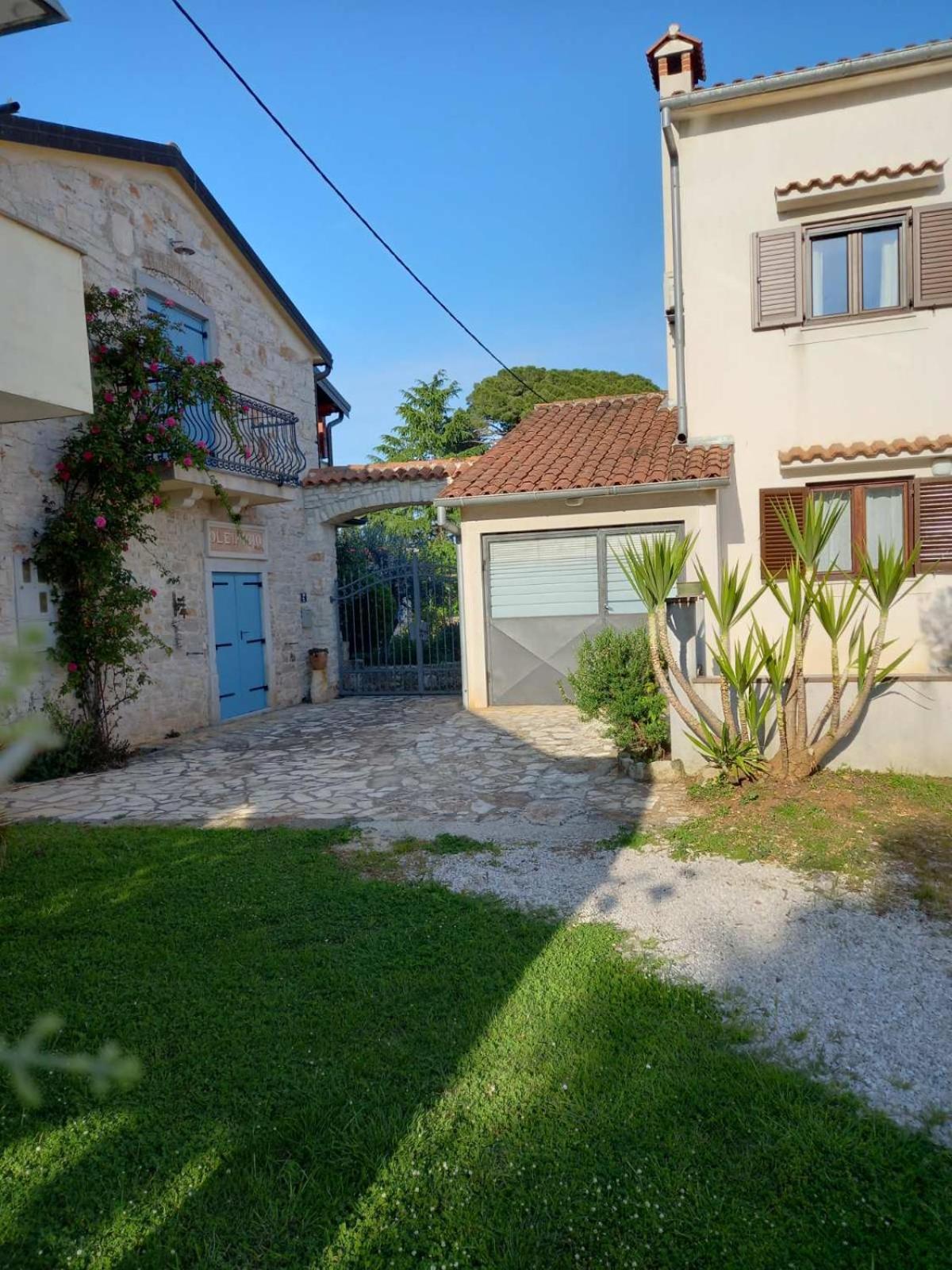 Apartment with Garden View - Photo 11