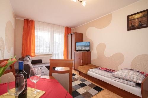 Family Room with Balcony photo 2