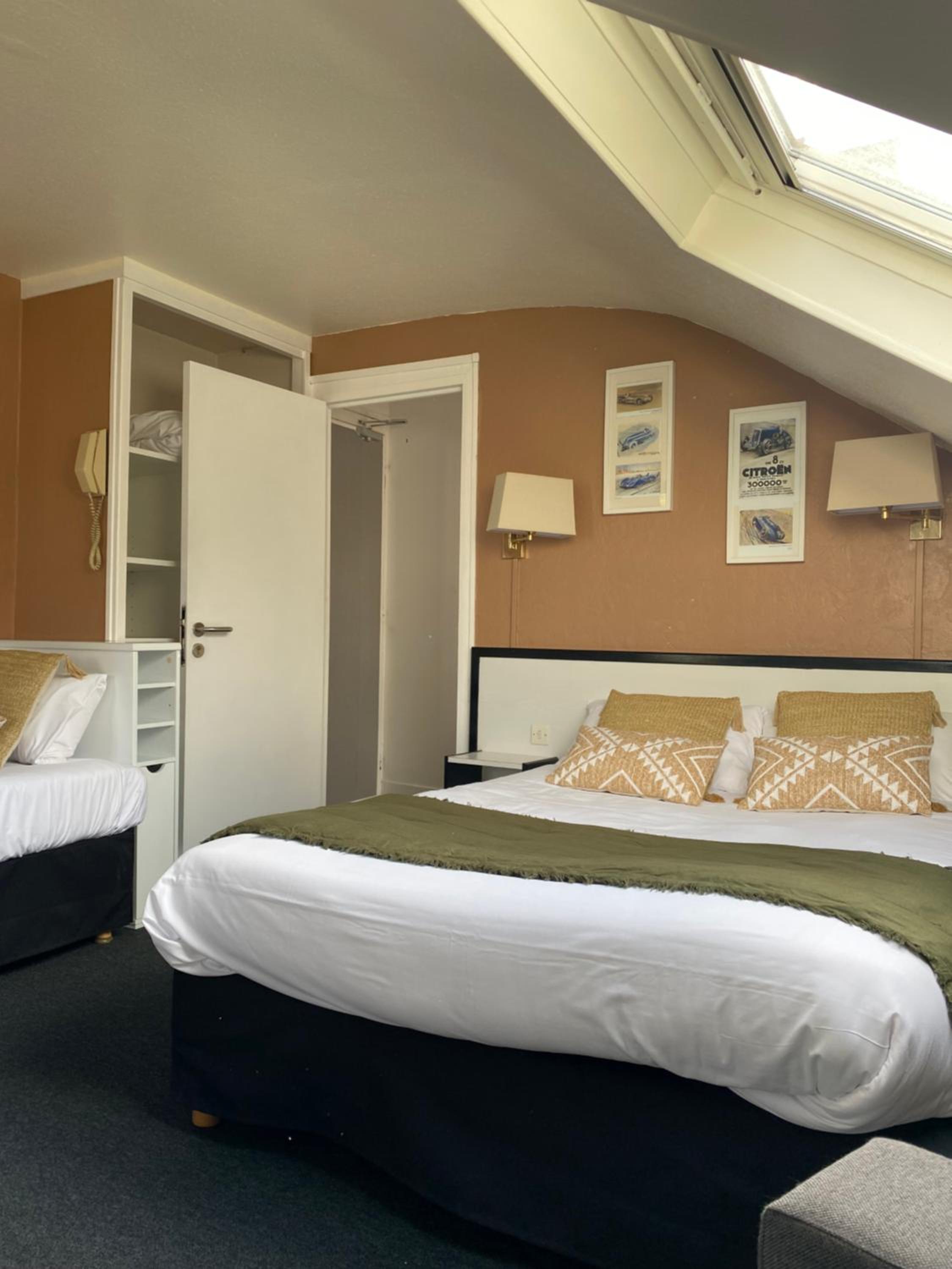 Twin or Triple Room photo 2